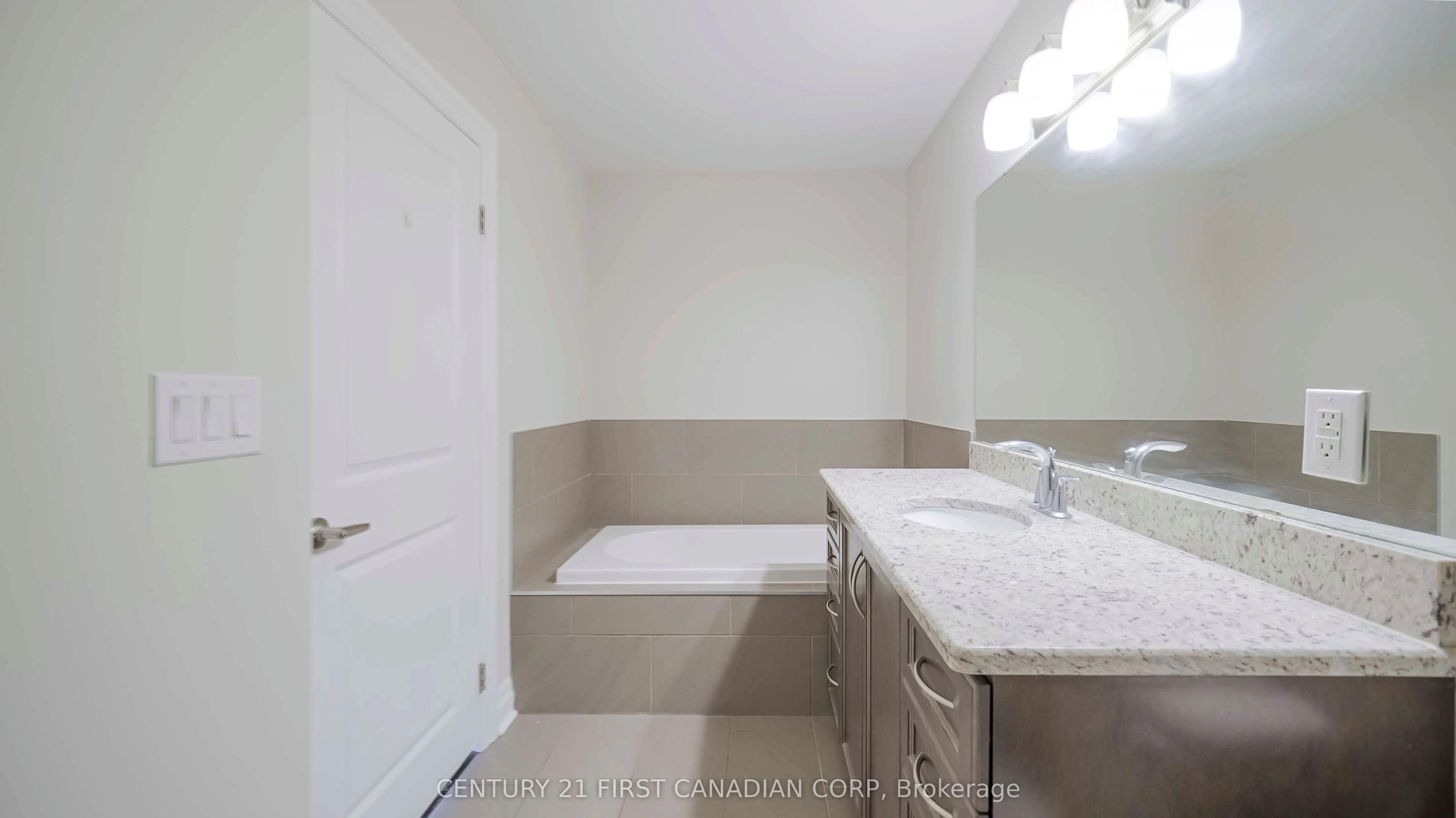 240 Villagewalk Boulevard, #504