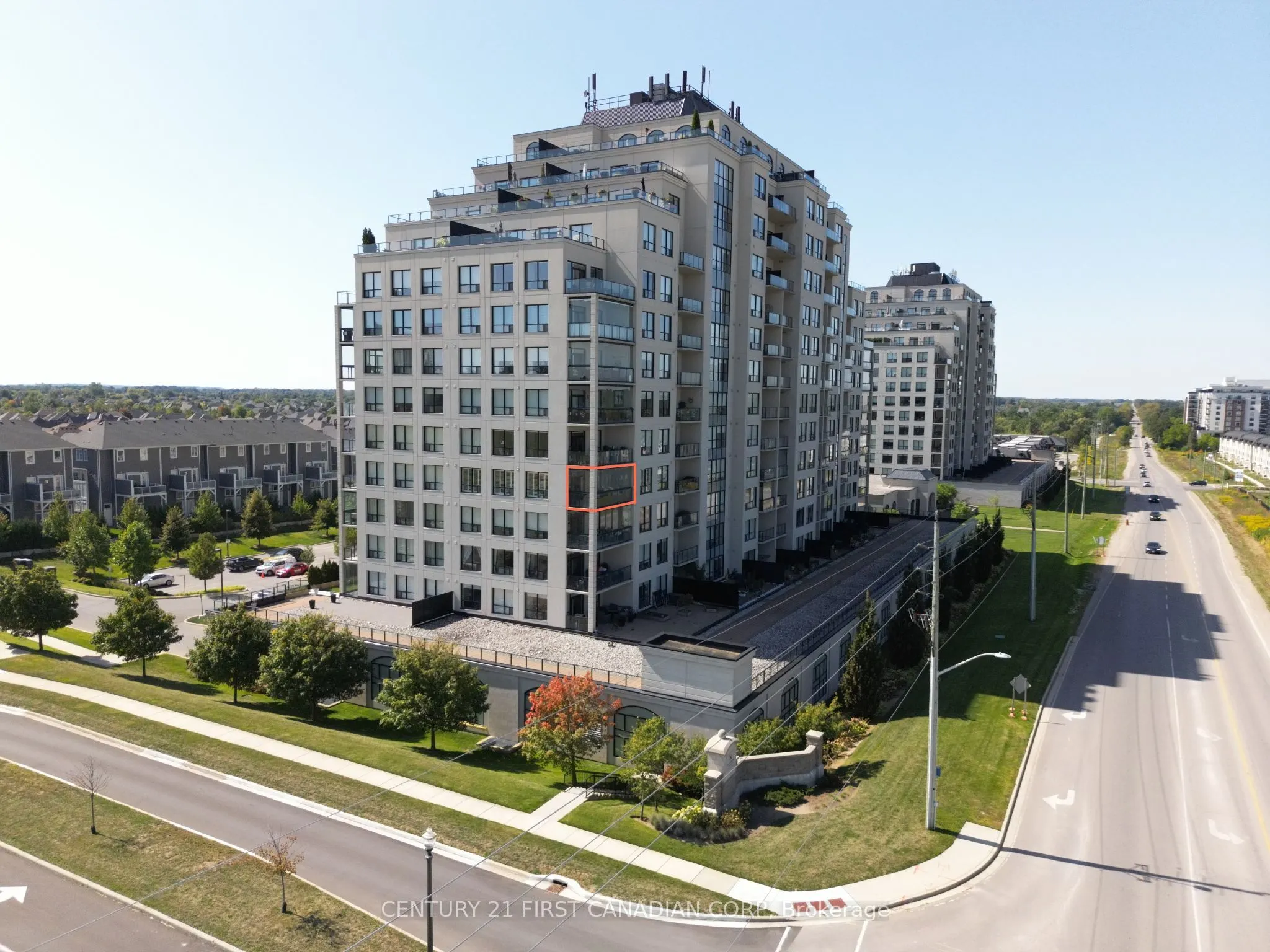 240 Villagewalk Boulevard, #504