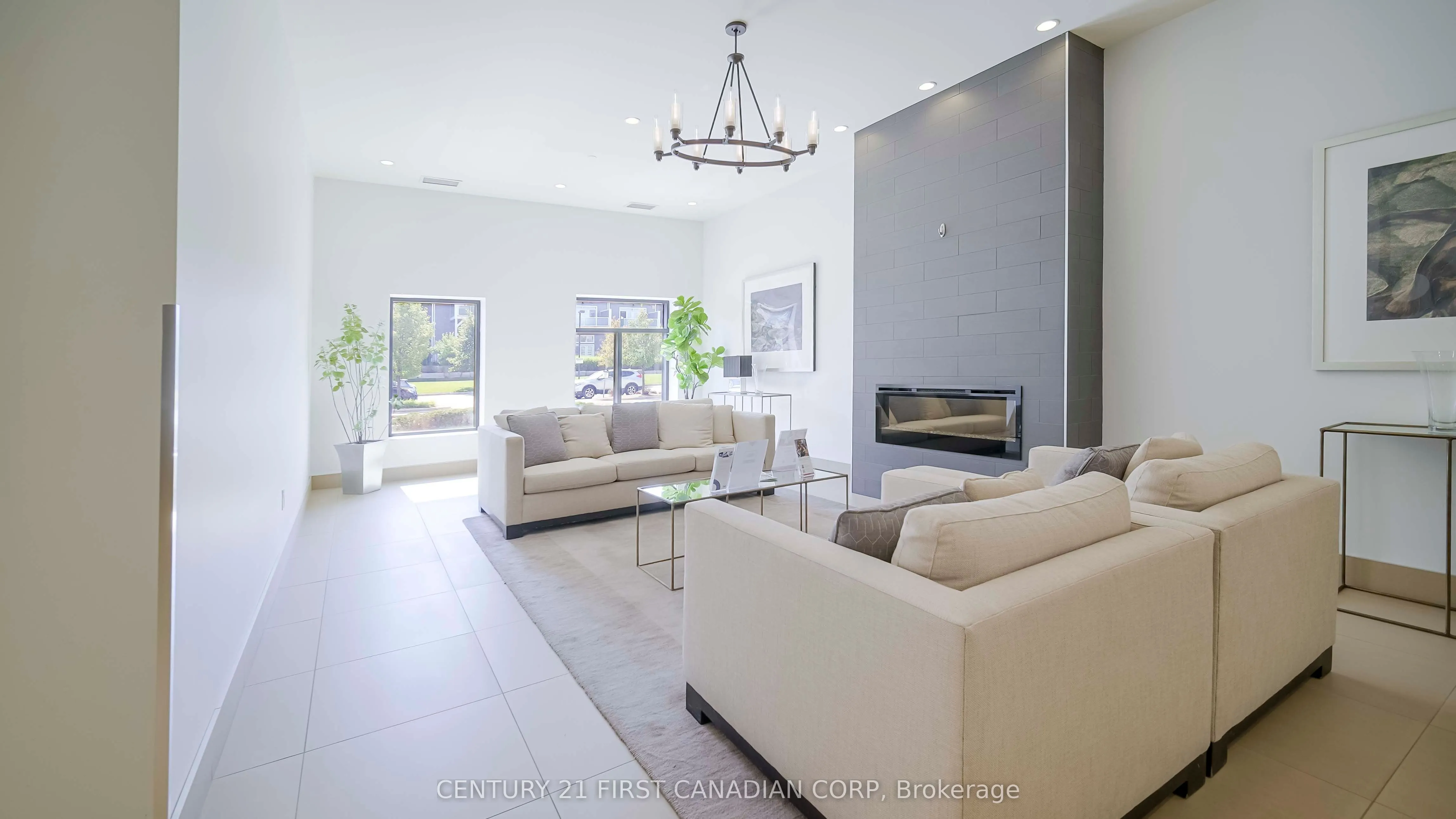 240 Villagewalk Boulevard, #504