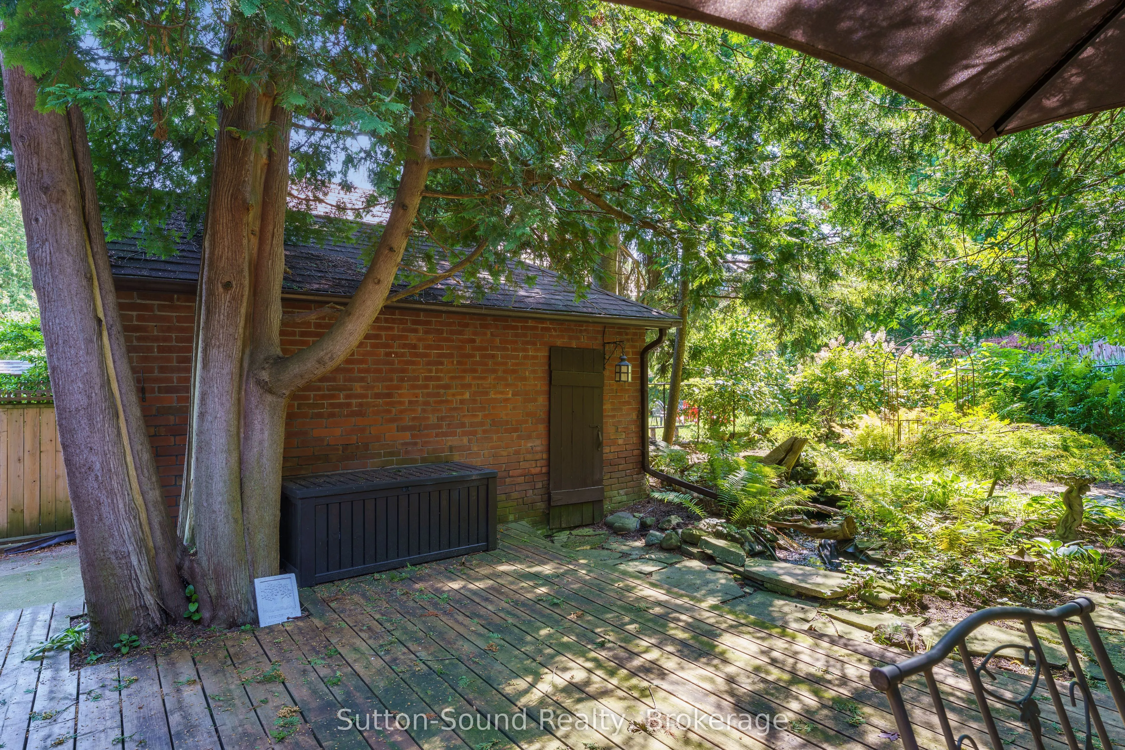 235 7th Street W