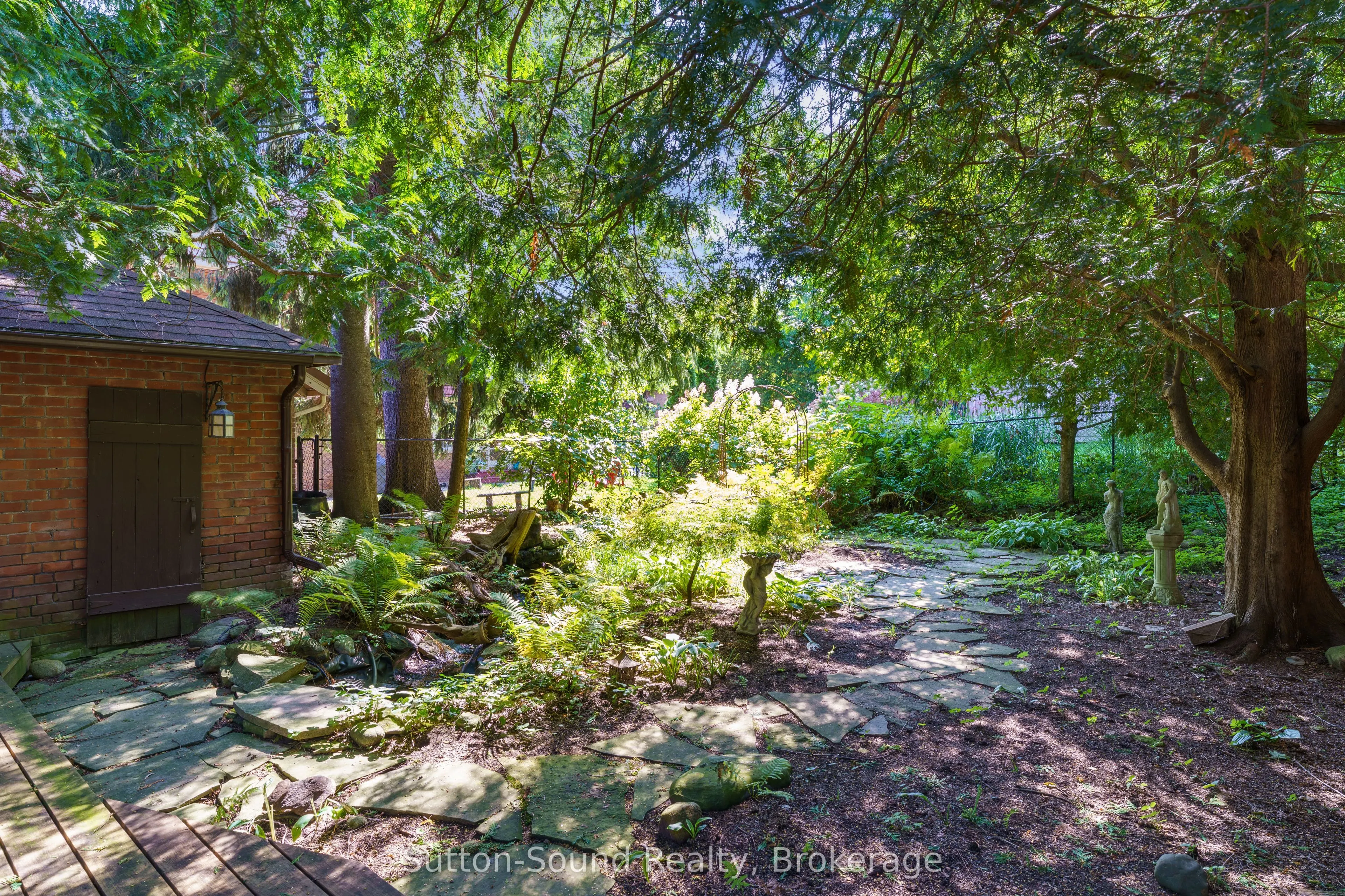 235 7th Street W