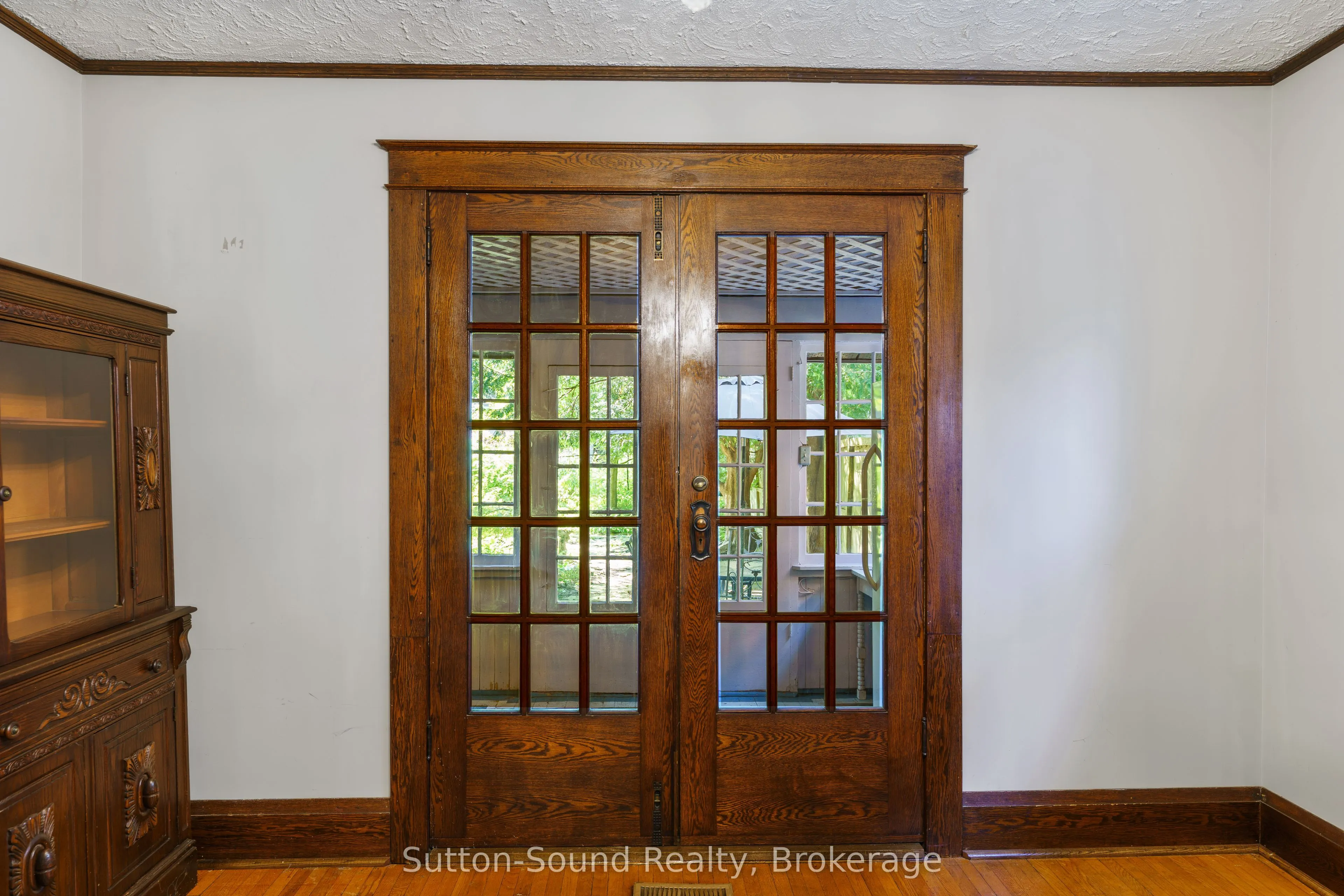 235 7th Street W