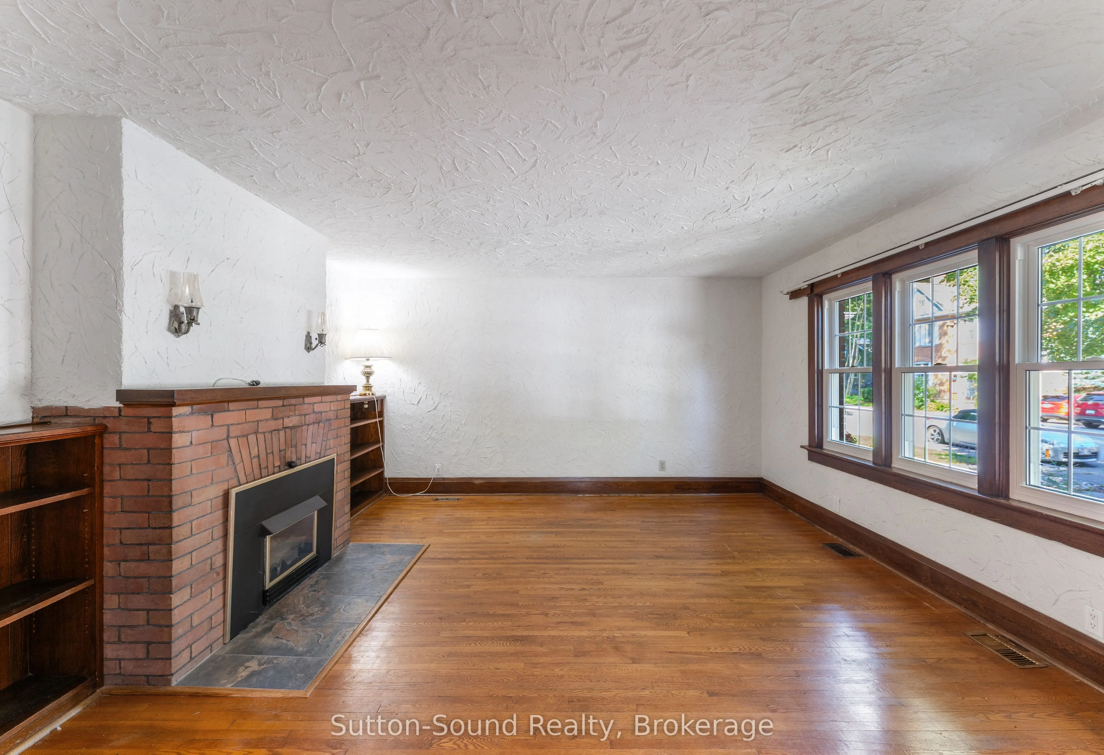 235 7th Street W