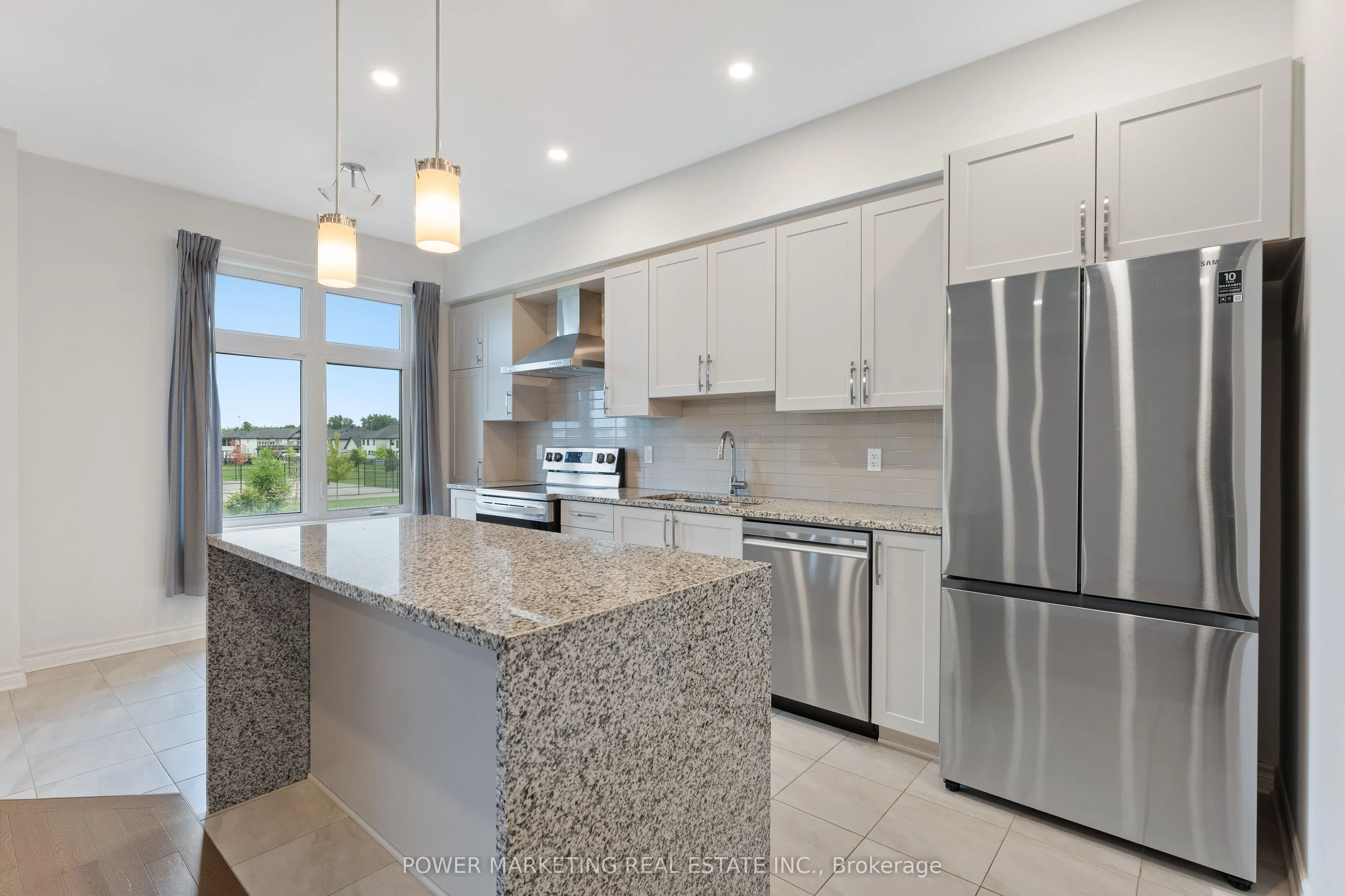875 COULOIR Road