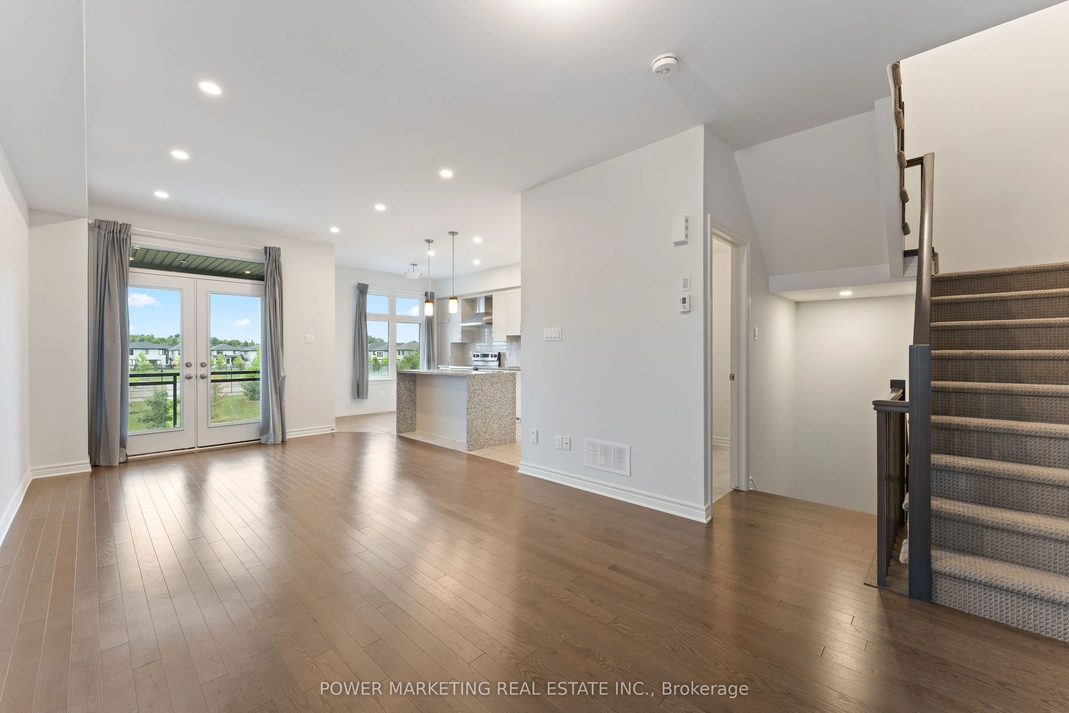 875 COULOIR Road