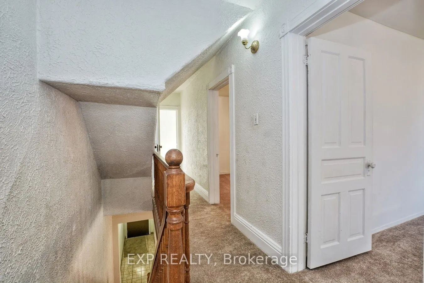 59 Strathcona Avenue S