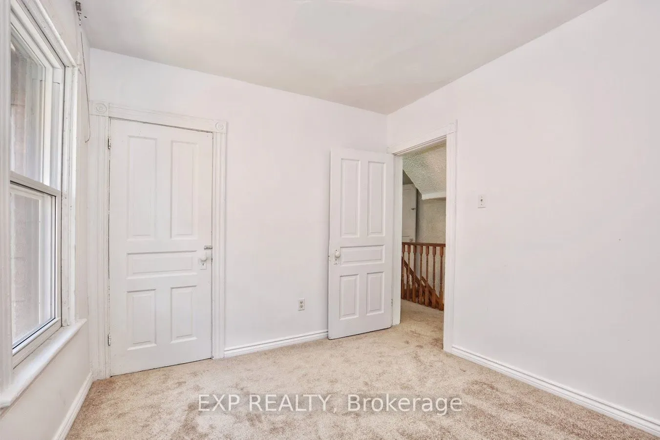 59 Strathcona Avenue S