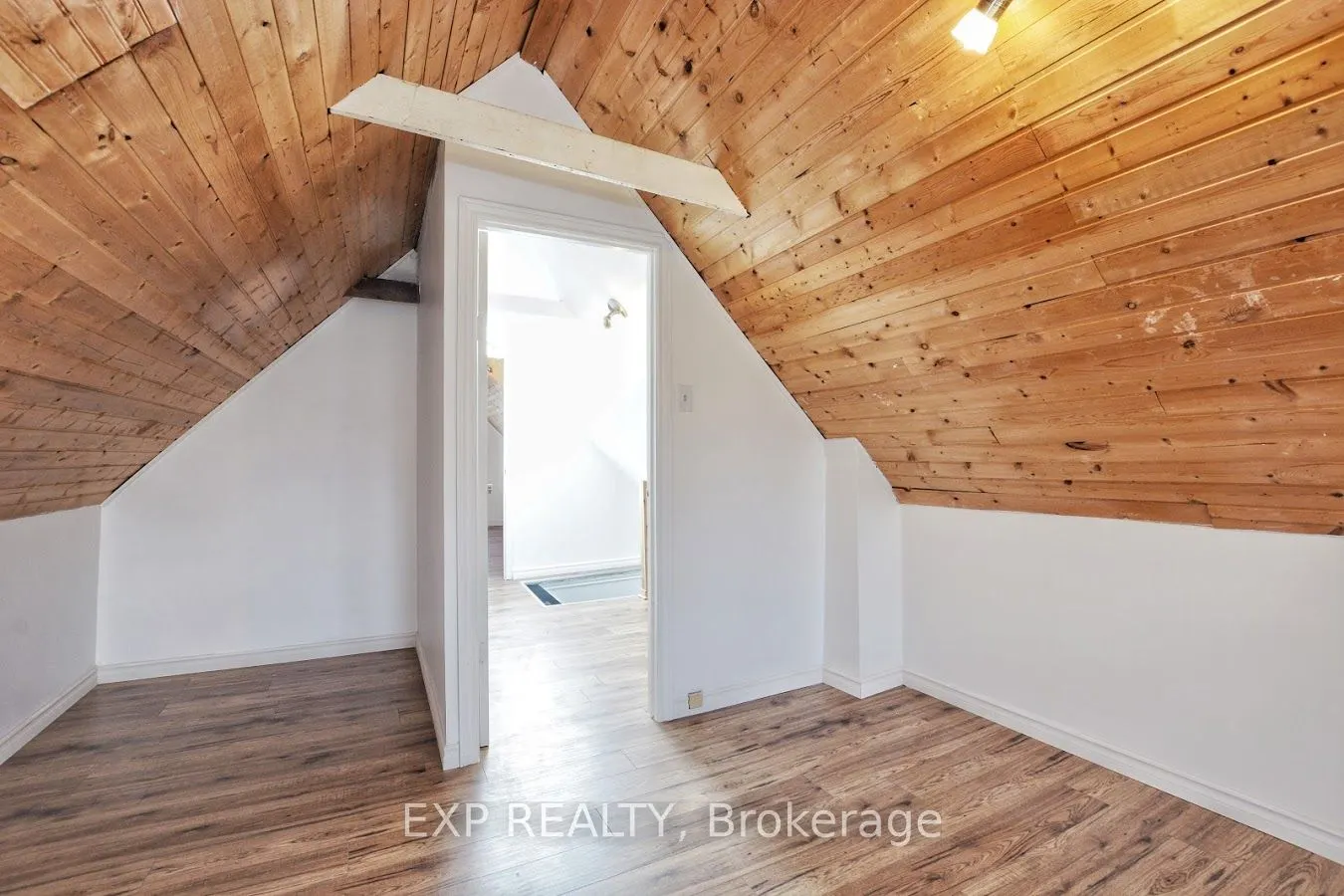 59 Strathcona Avenue S