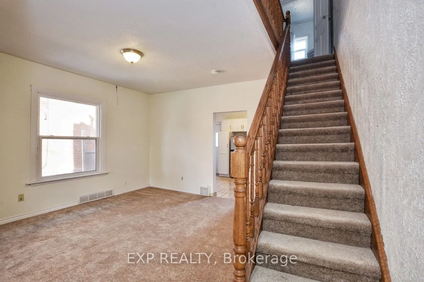 59 Strathcona Avenue S
