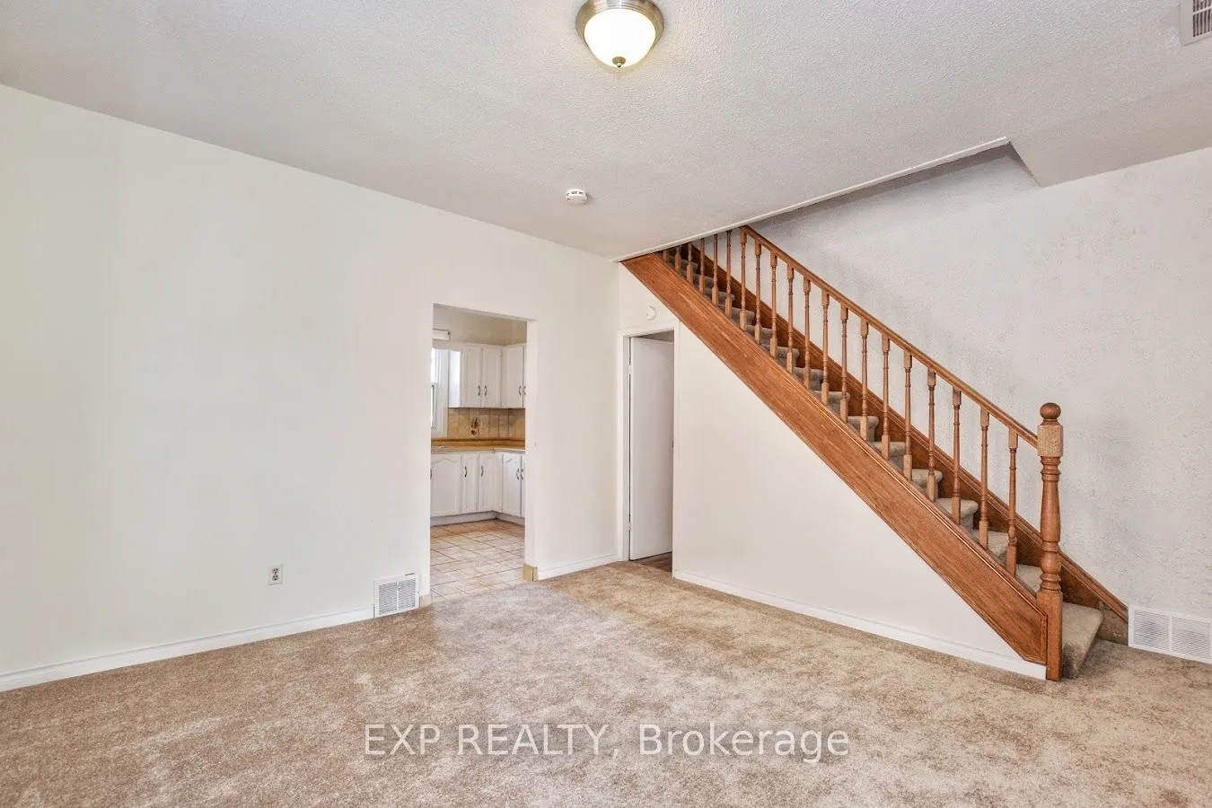 59 Strathcona Avenue S