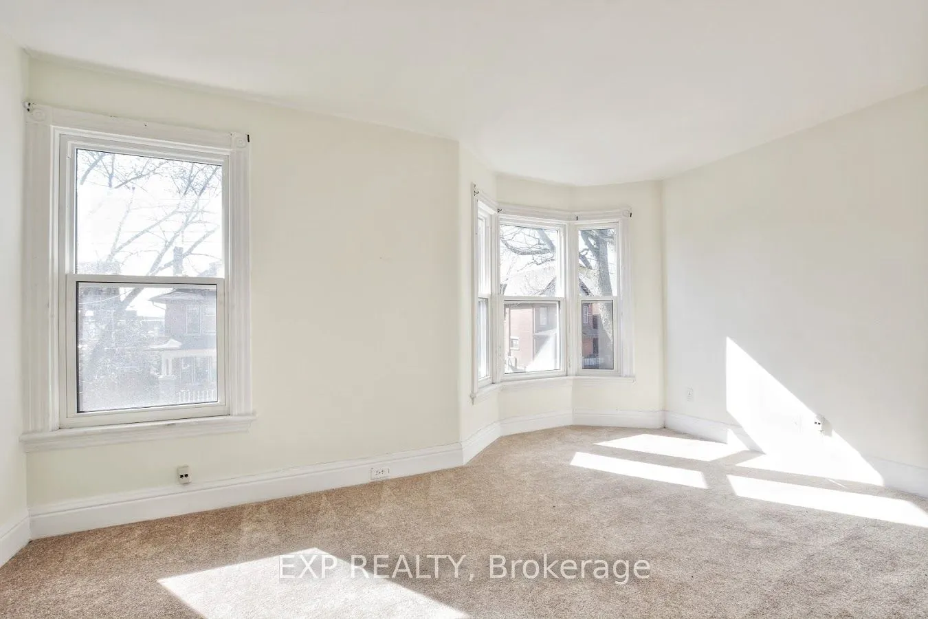 59 Strathcona Avenue S