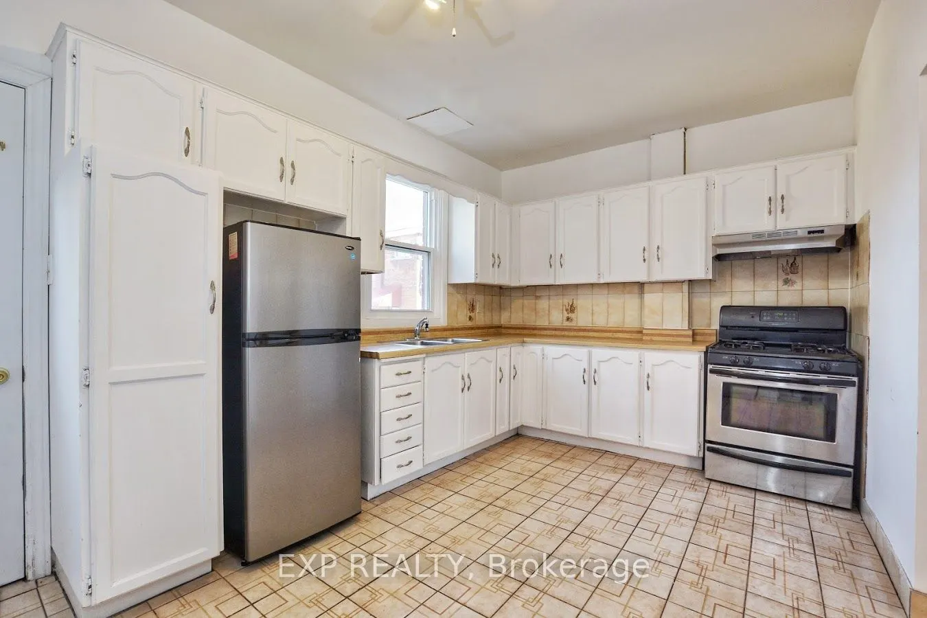 59 Strathcona Avenue S
