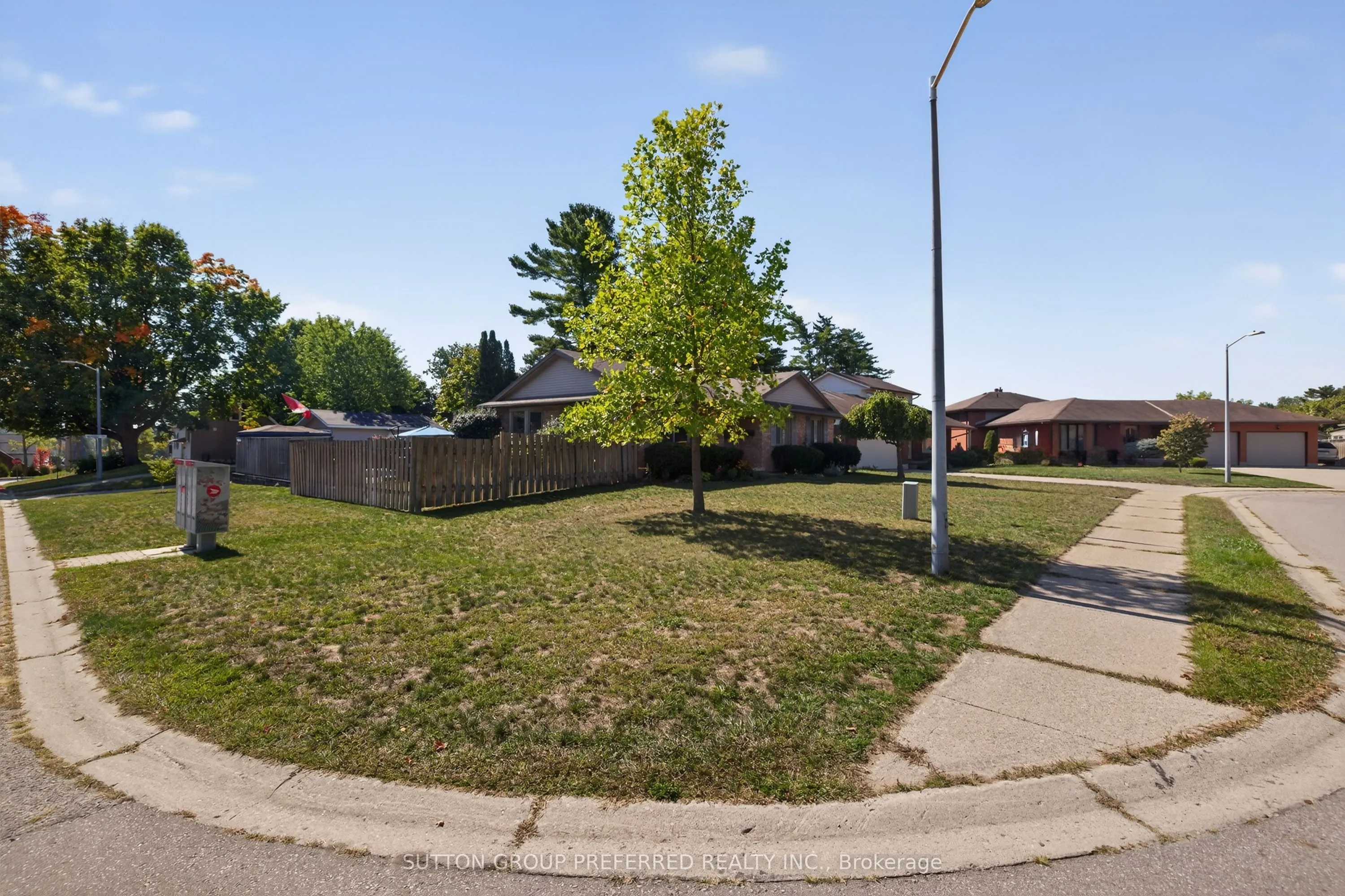 17 Clear Valley Road