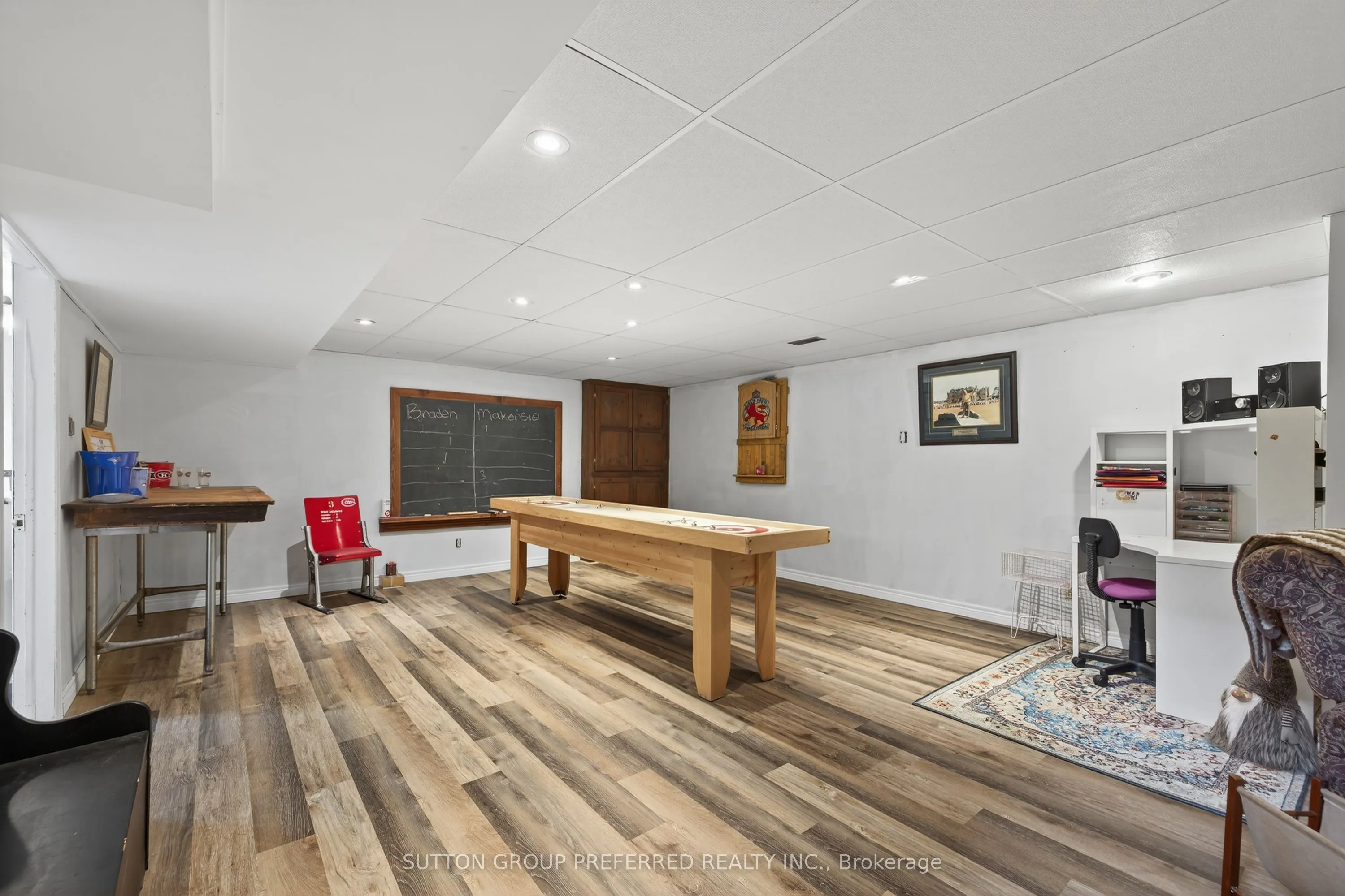 17 Clear Valley Road