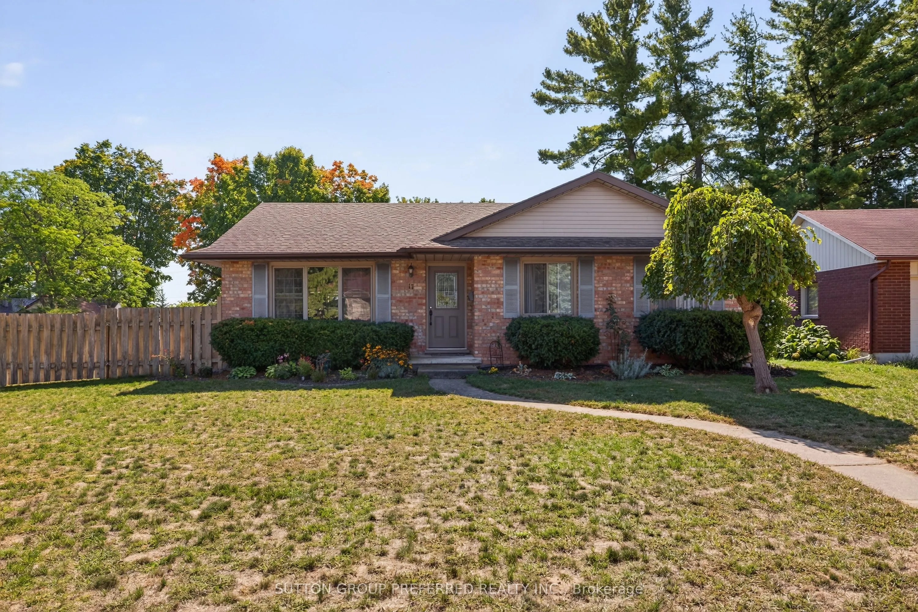 17 Clear Valley Road