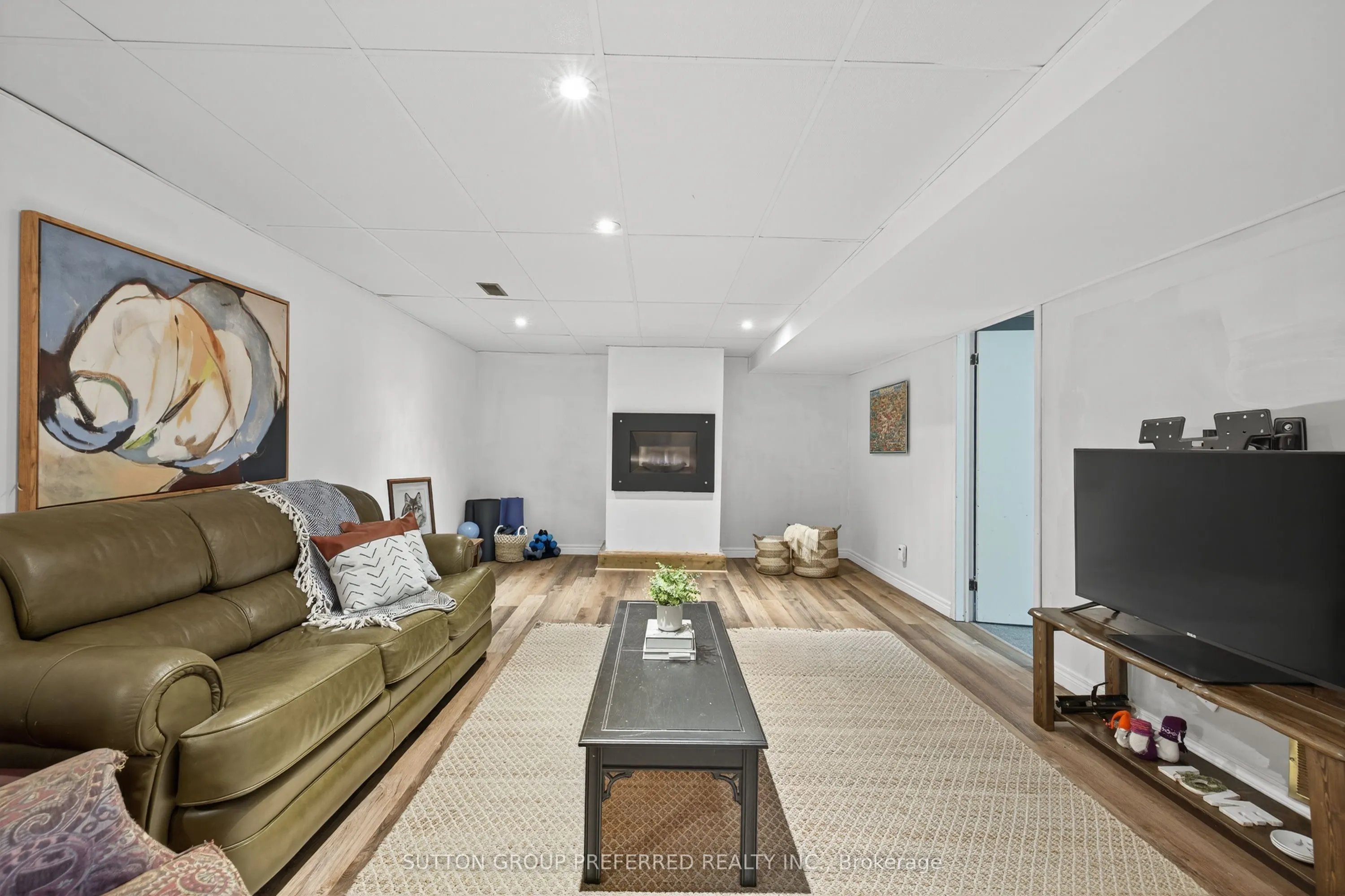 17 Clear Valley Road