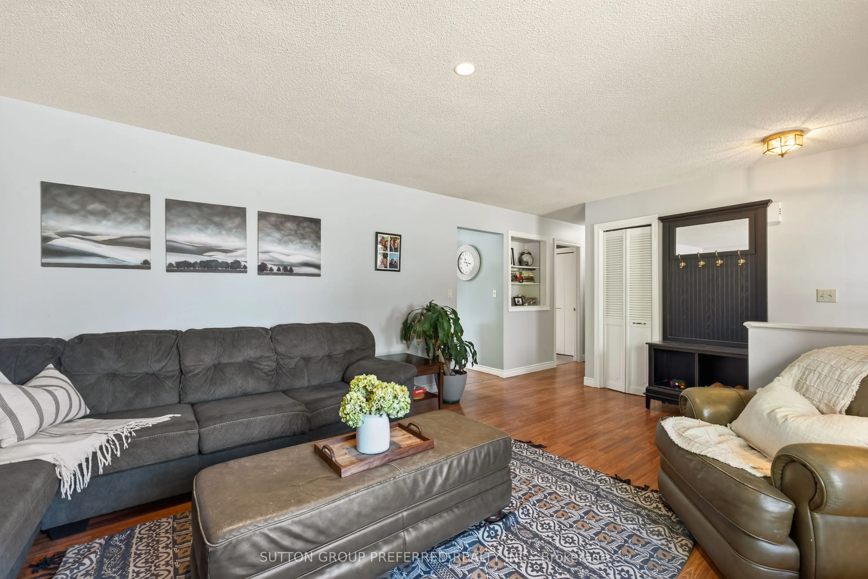 17 Clear Valley Road