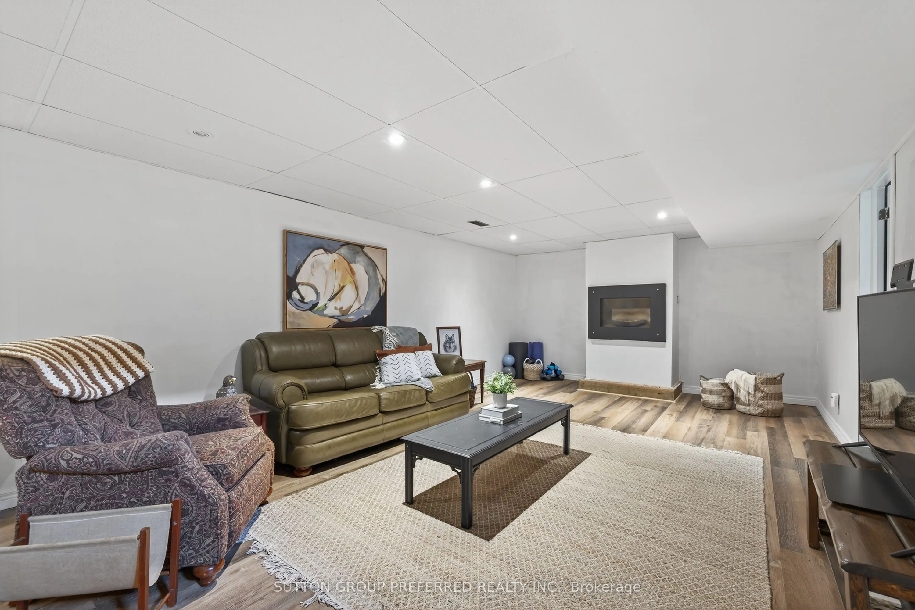 17 Clear Valley Road