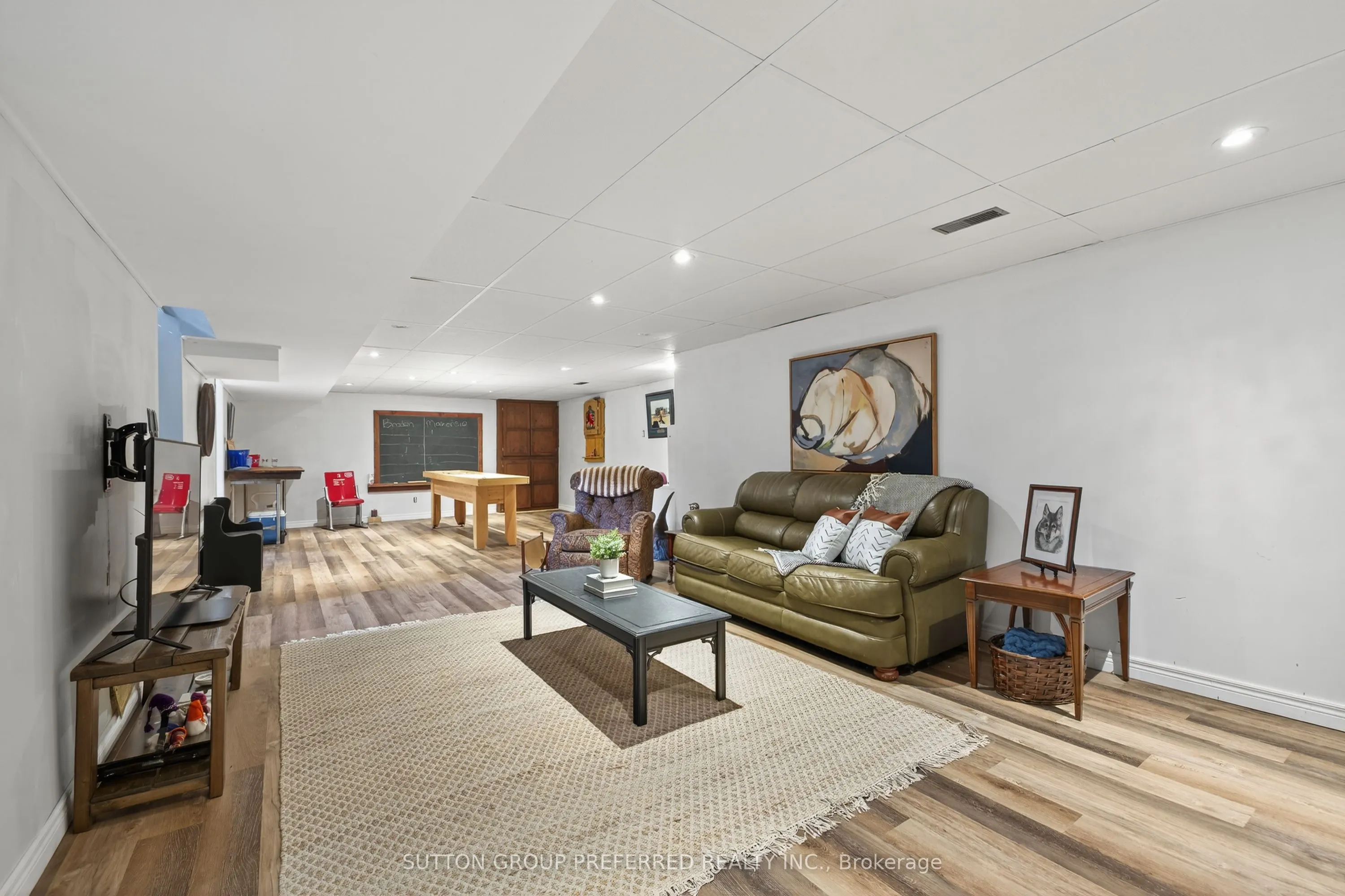 17 Clear Valley Road