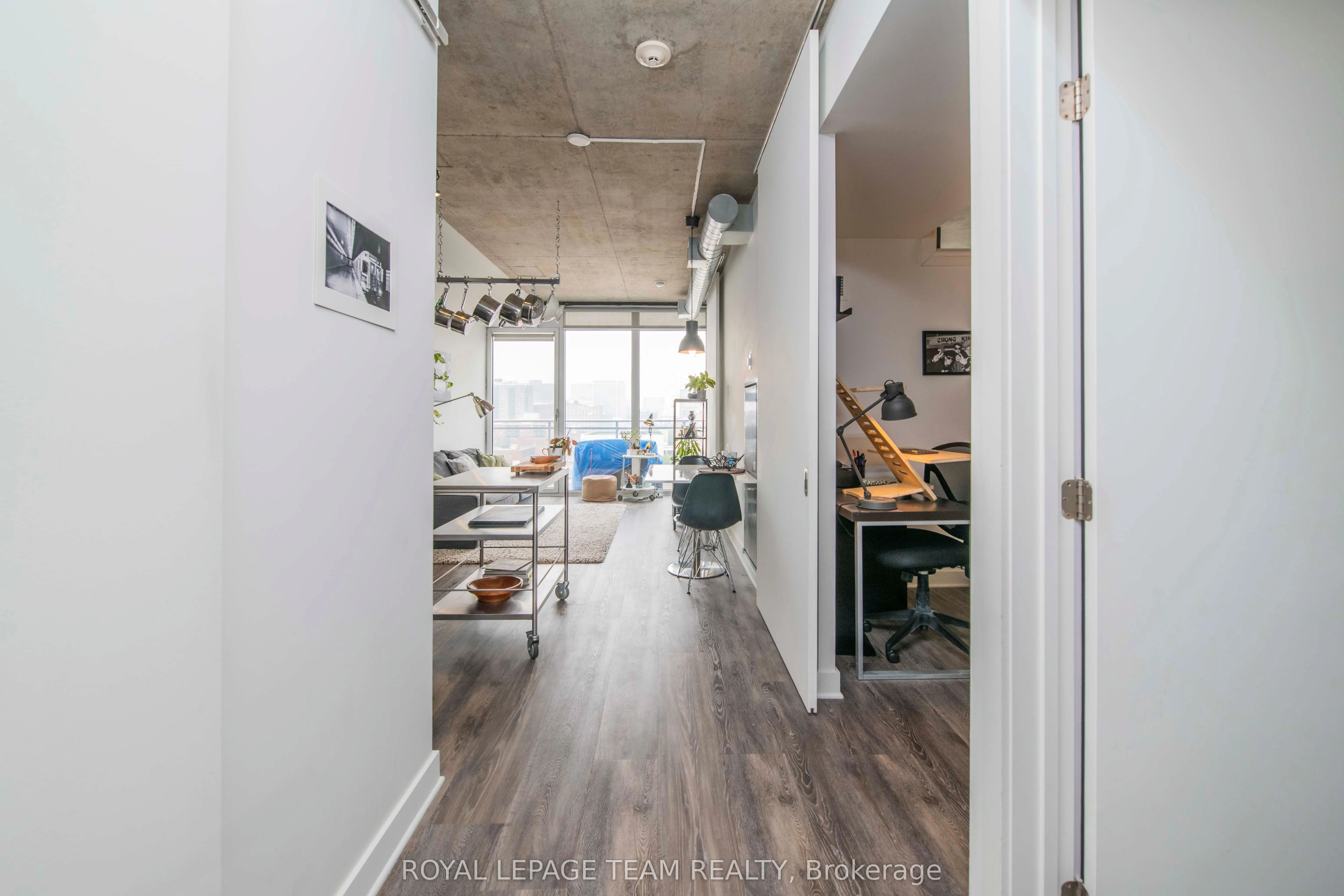 354 Gladstone Avenue, #813