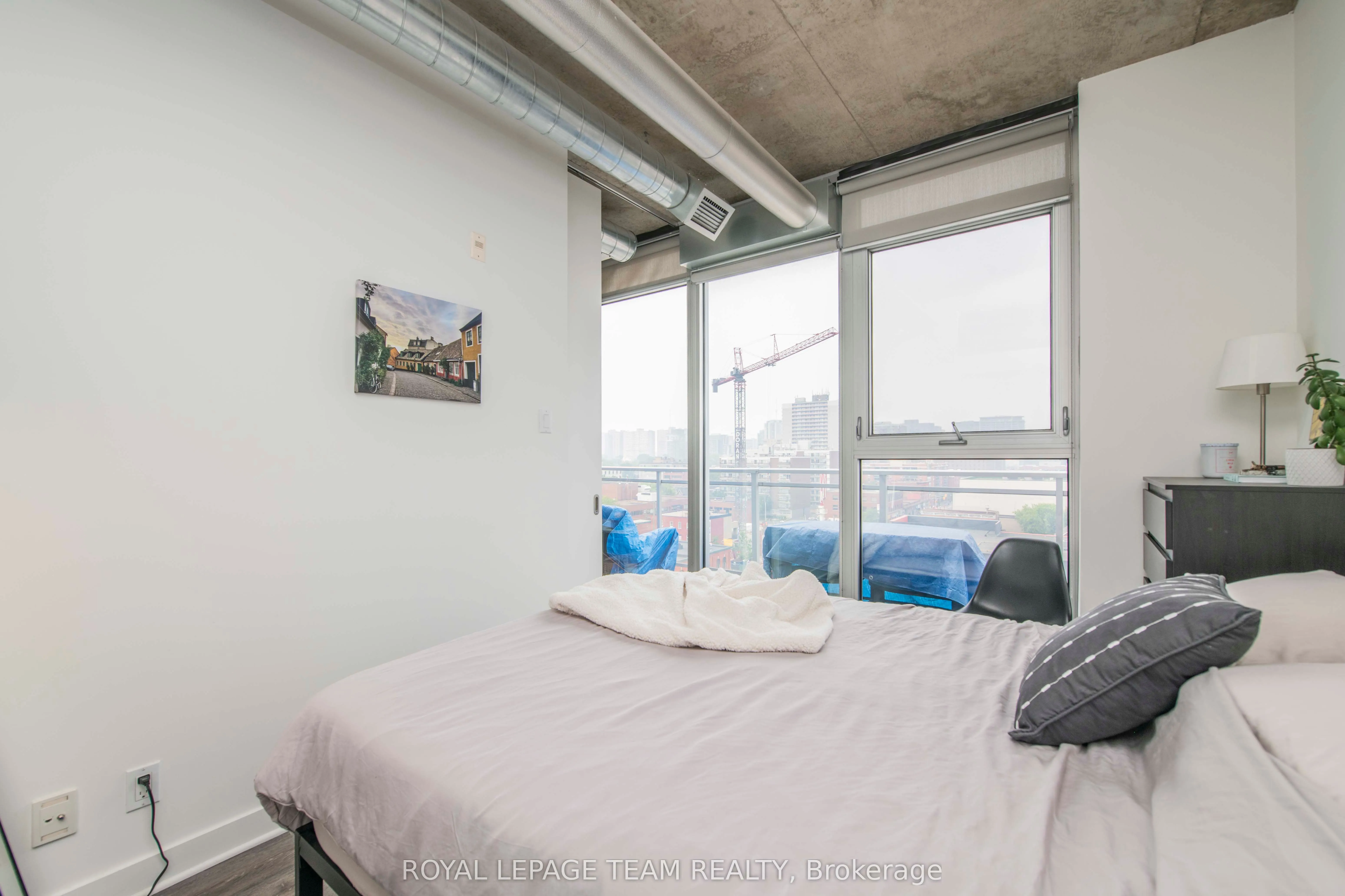 354 Gladstone Avenue, #813