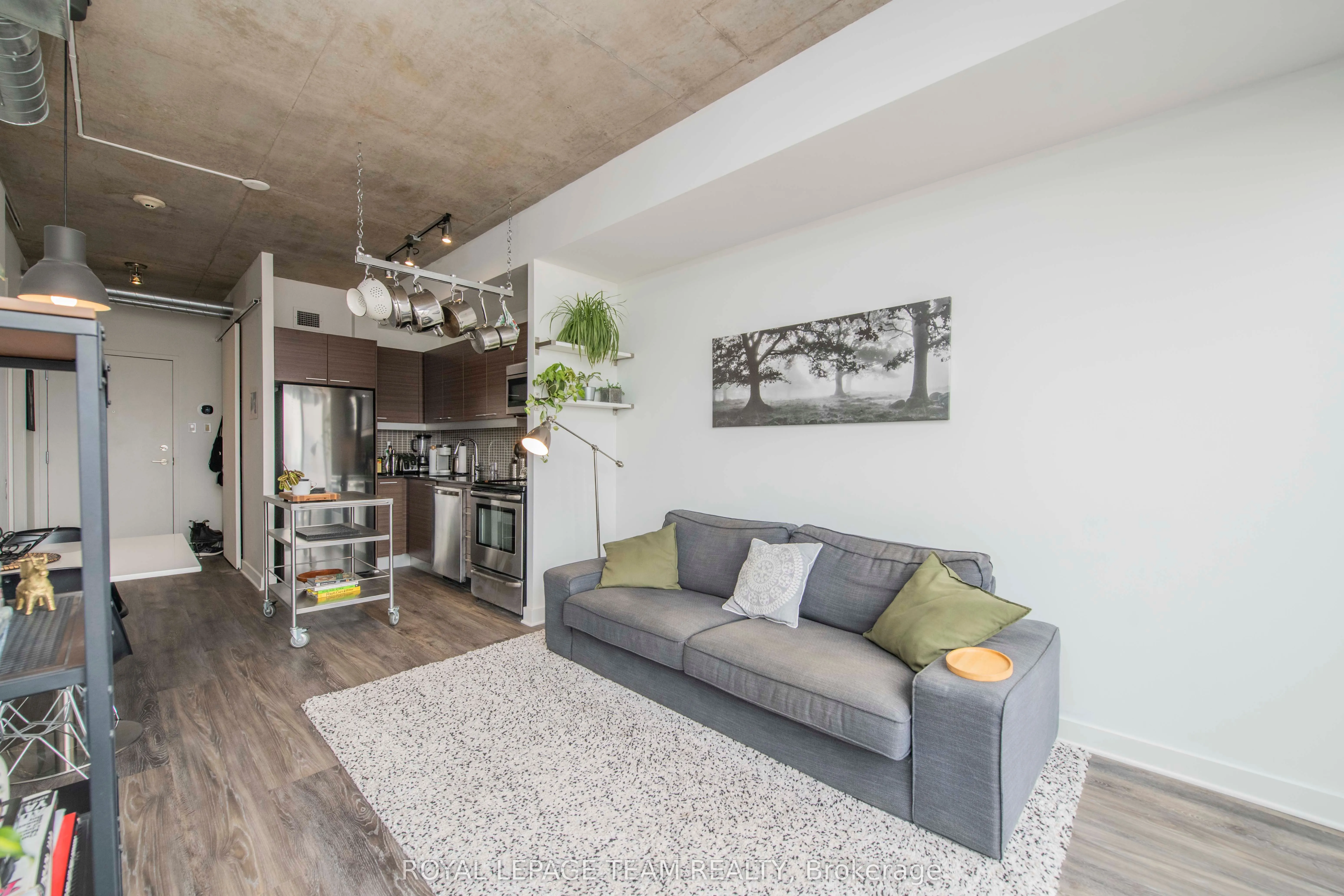 354 Gladstone Avenue, #813