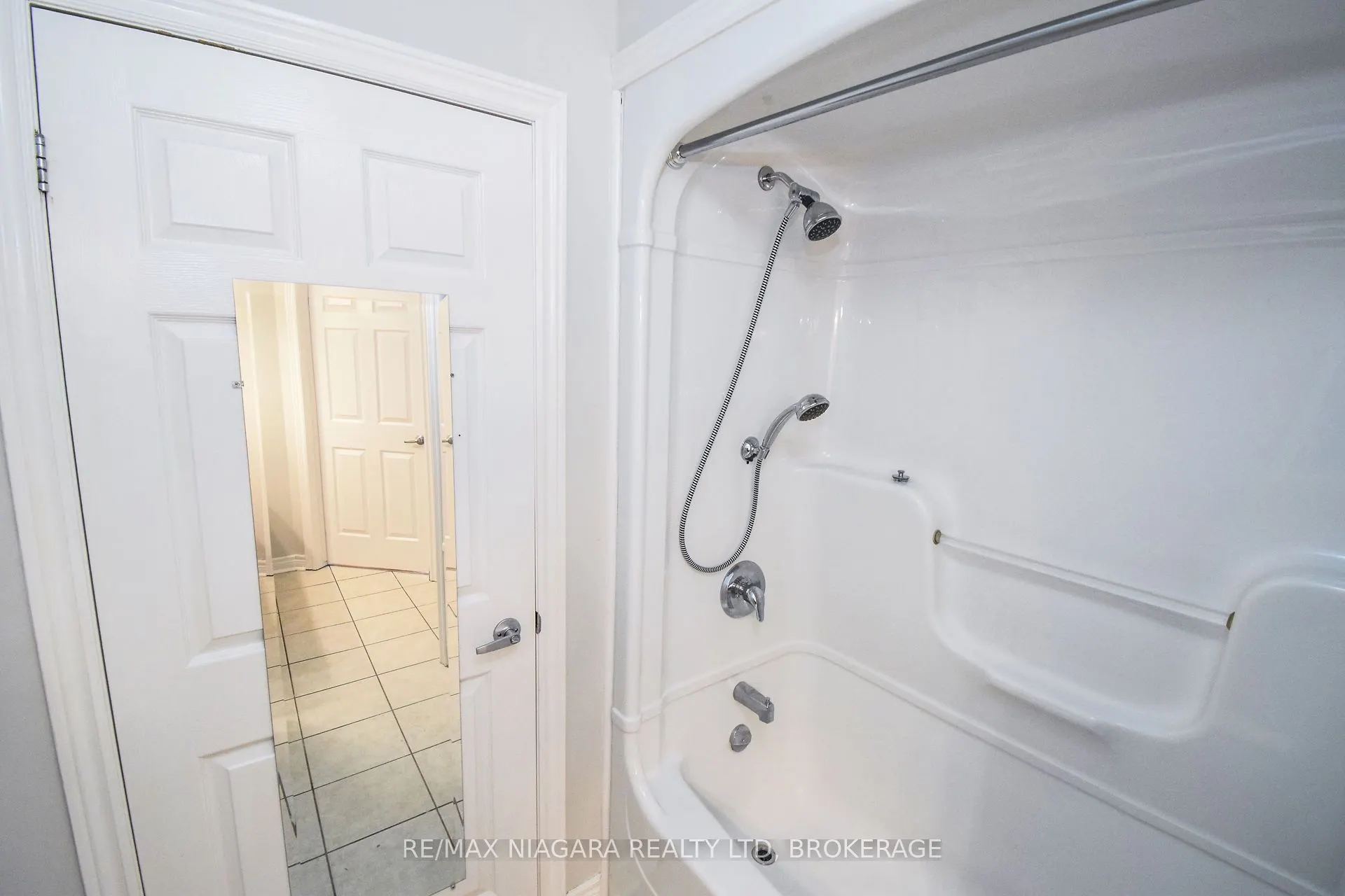 6365 DRUMMOND Road, #114