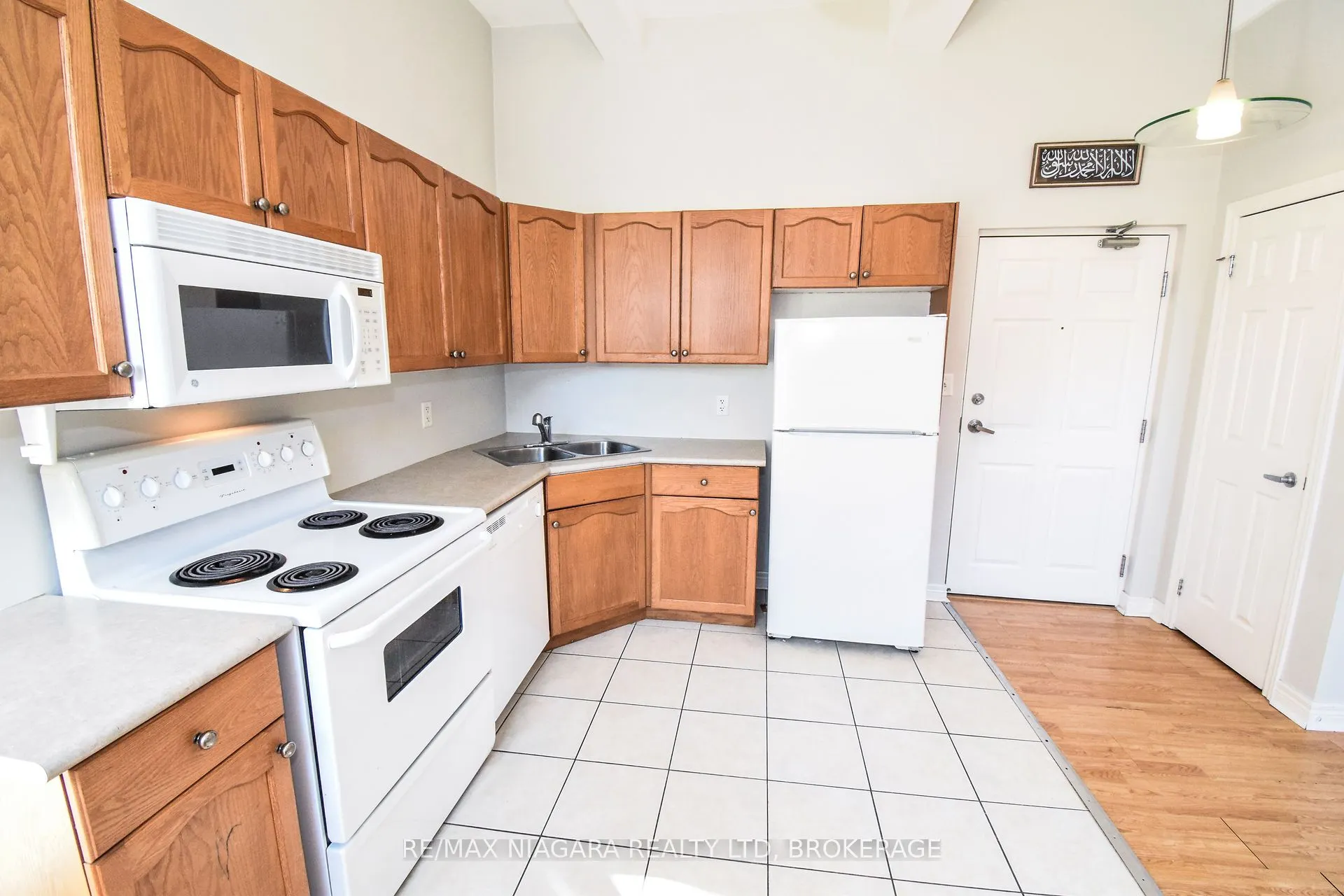 6365 DRUMMOND Road, #114
