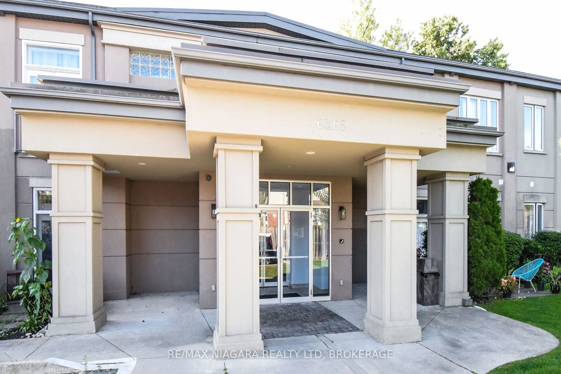 6365 DRUMMOND Road, #114
