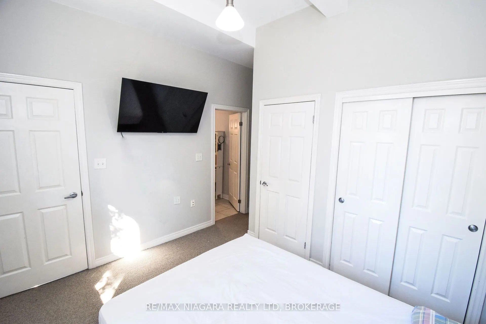 6365 DRUMMOND Road, #114