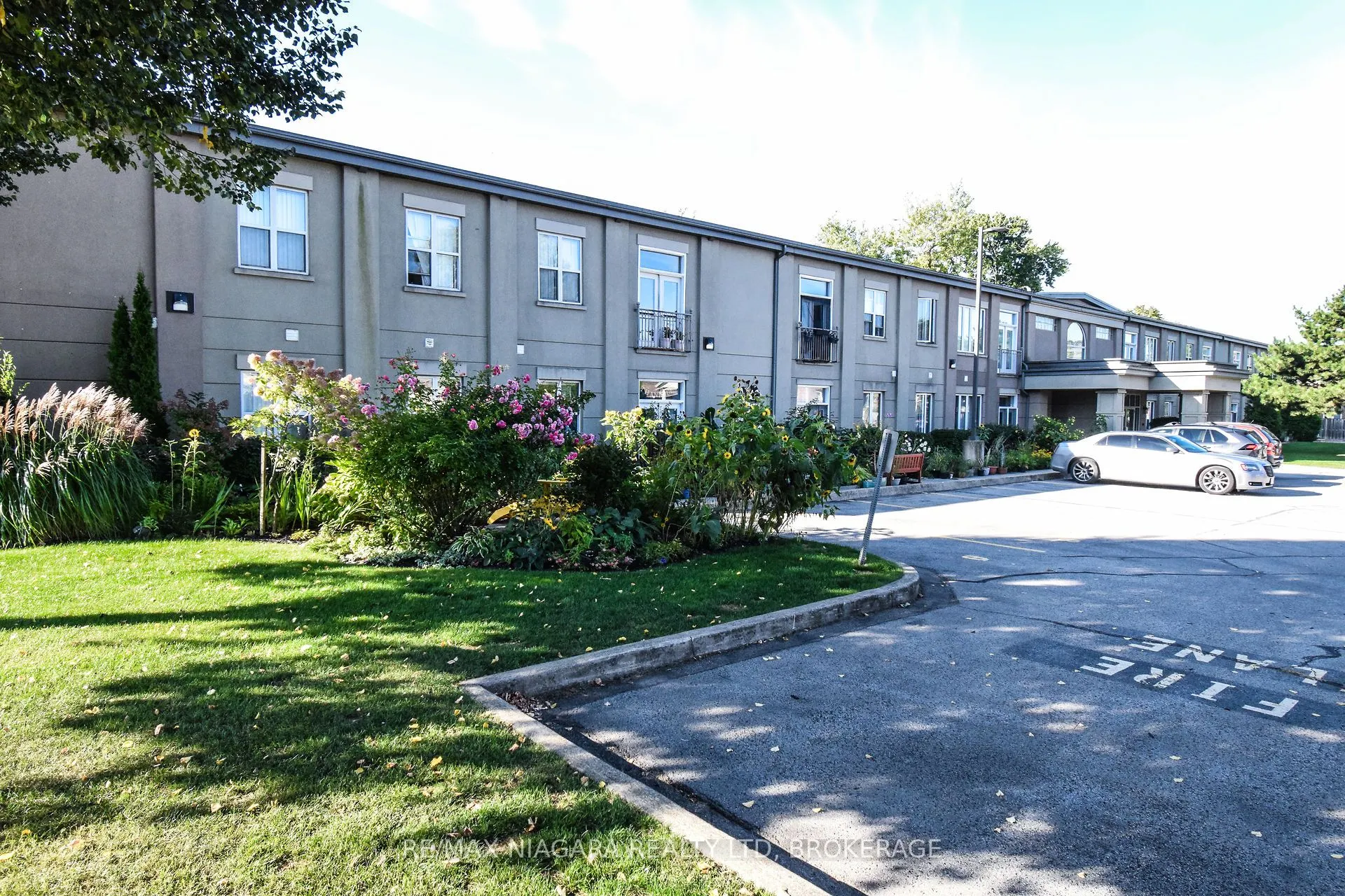 6365 DRUMMOND Road, #114