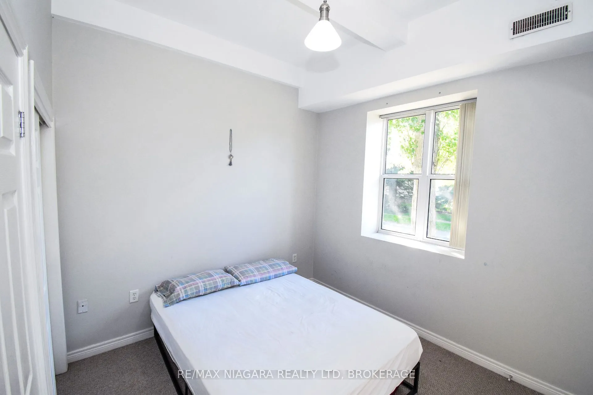 6365 DRUMMOND Road, #114