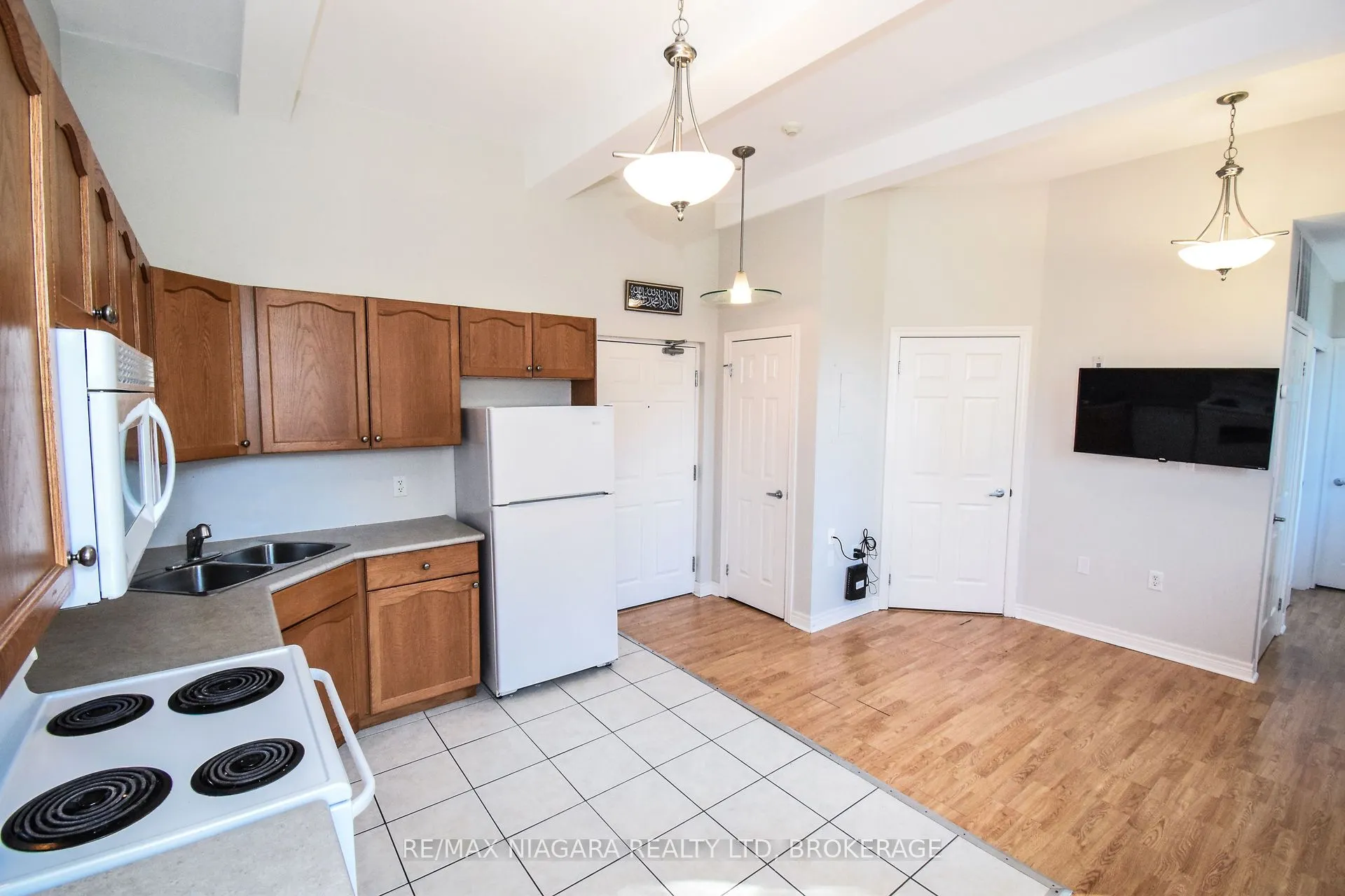 6365 DRUMMOND Road, #114