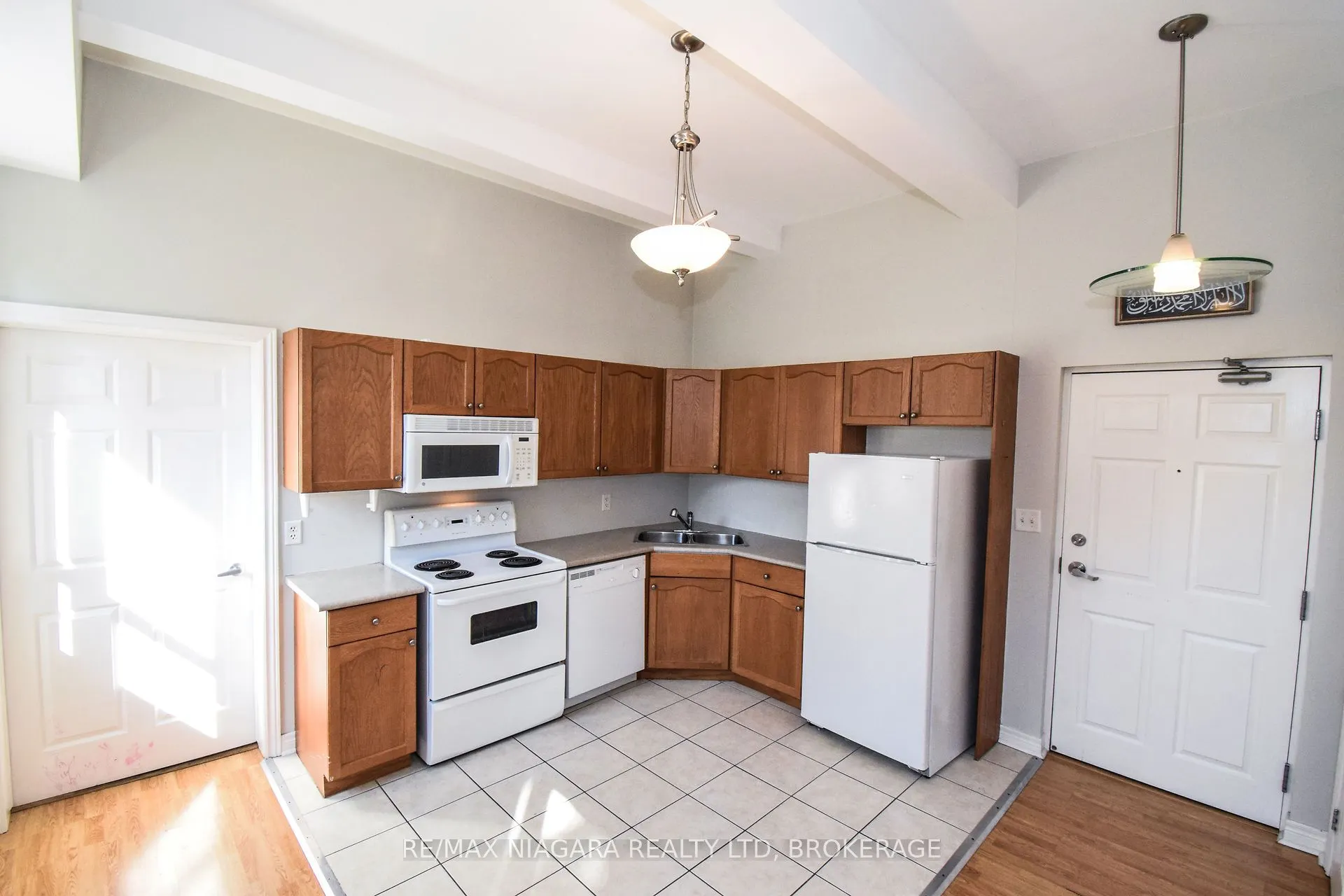 6365 DRUMMOND Road, #114