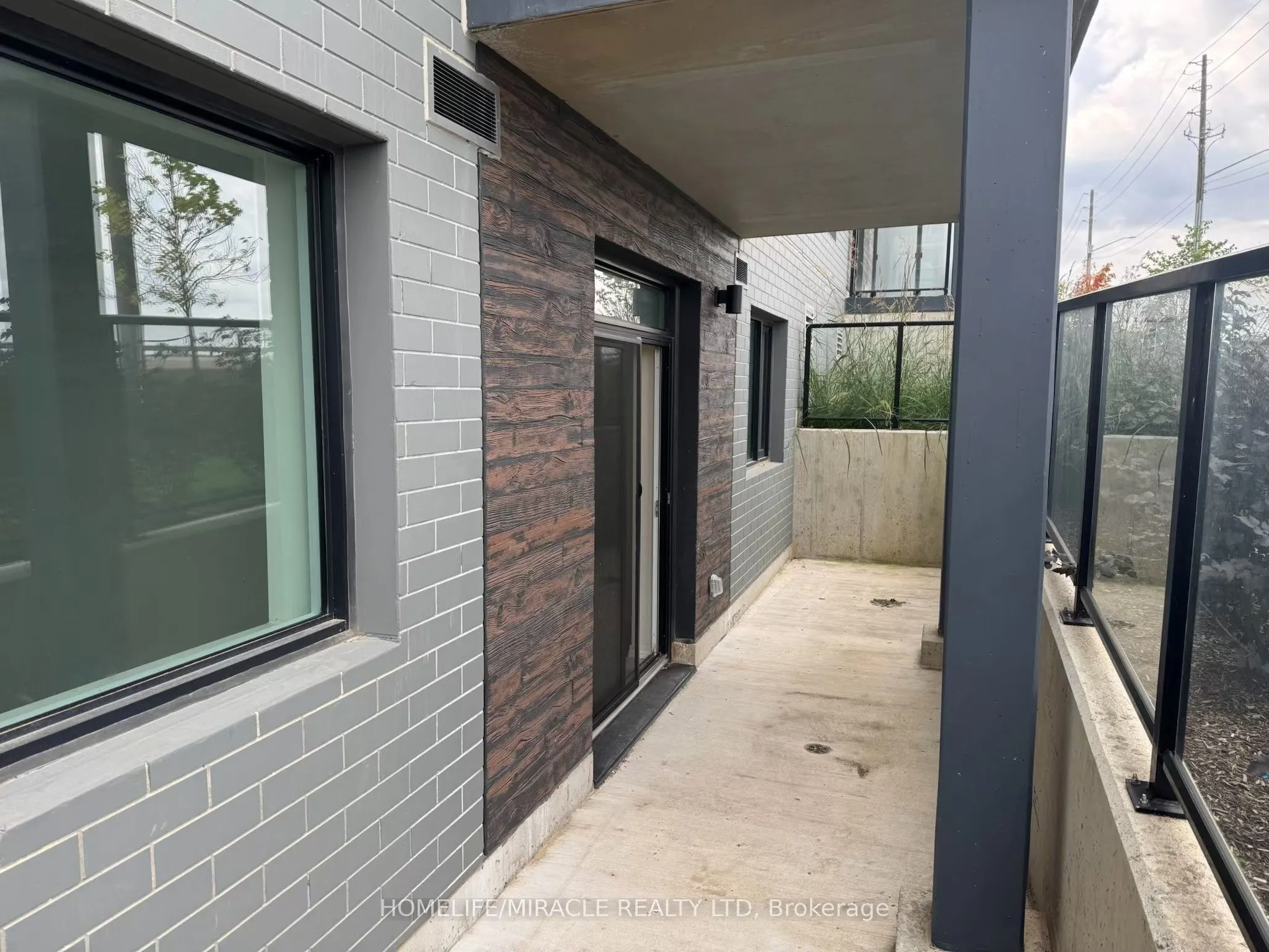 1098 Paisley Road, #103