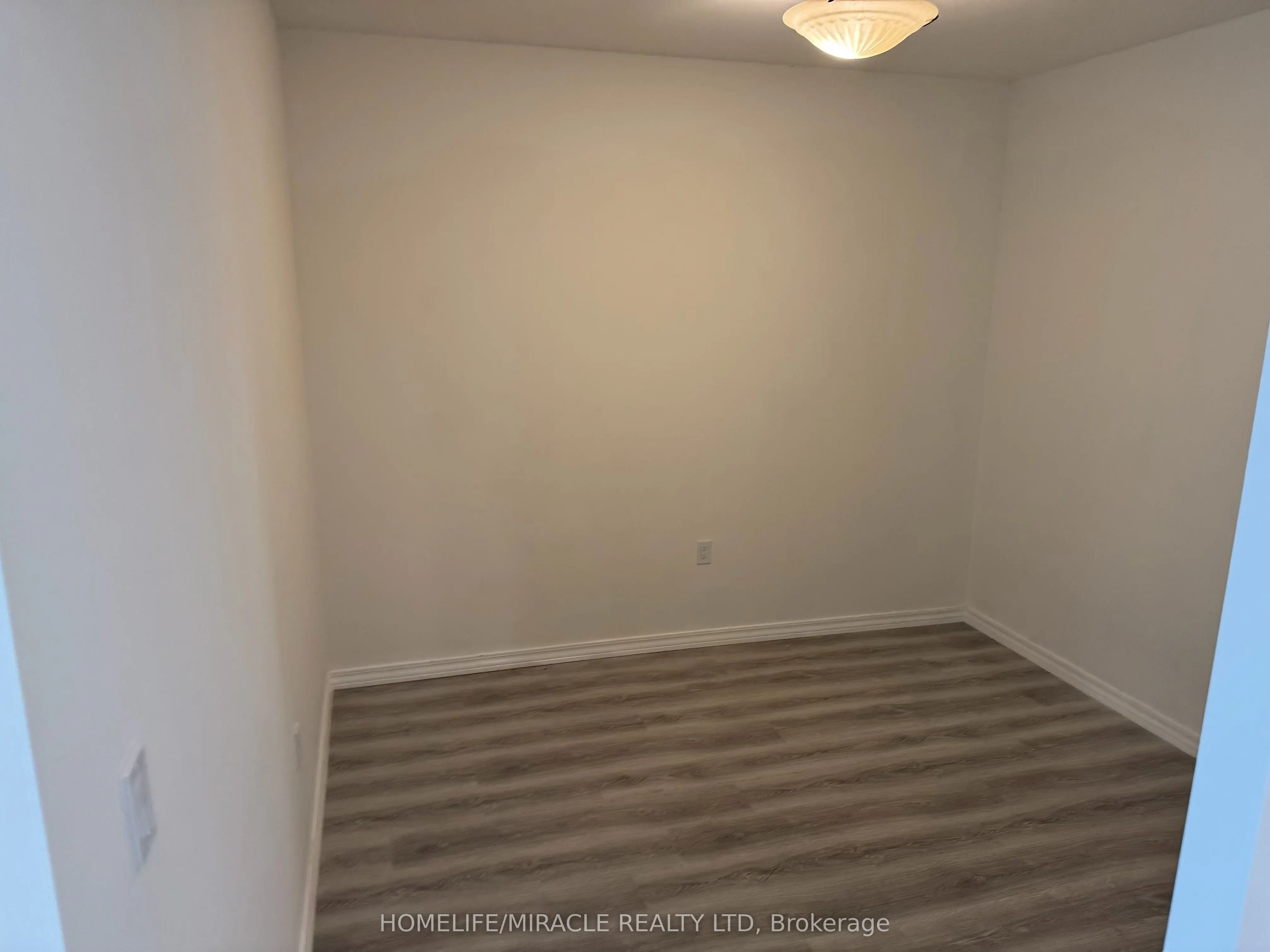 1098 Paisley Road, #103