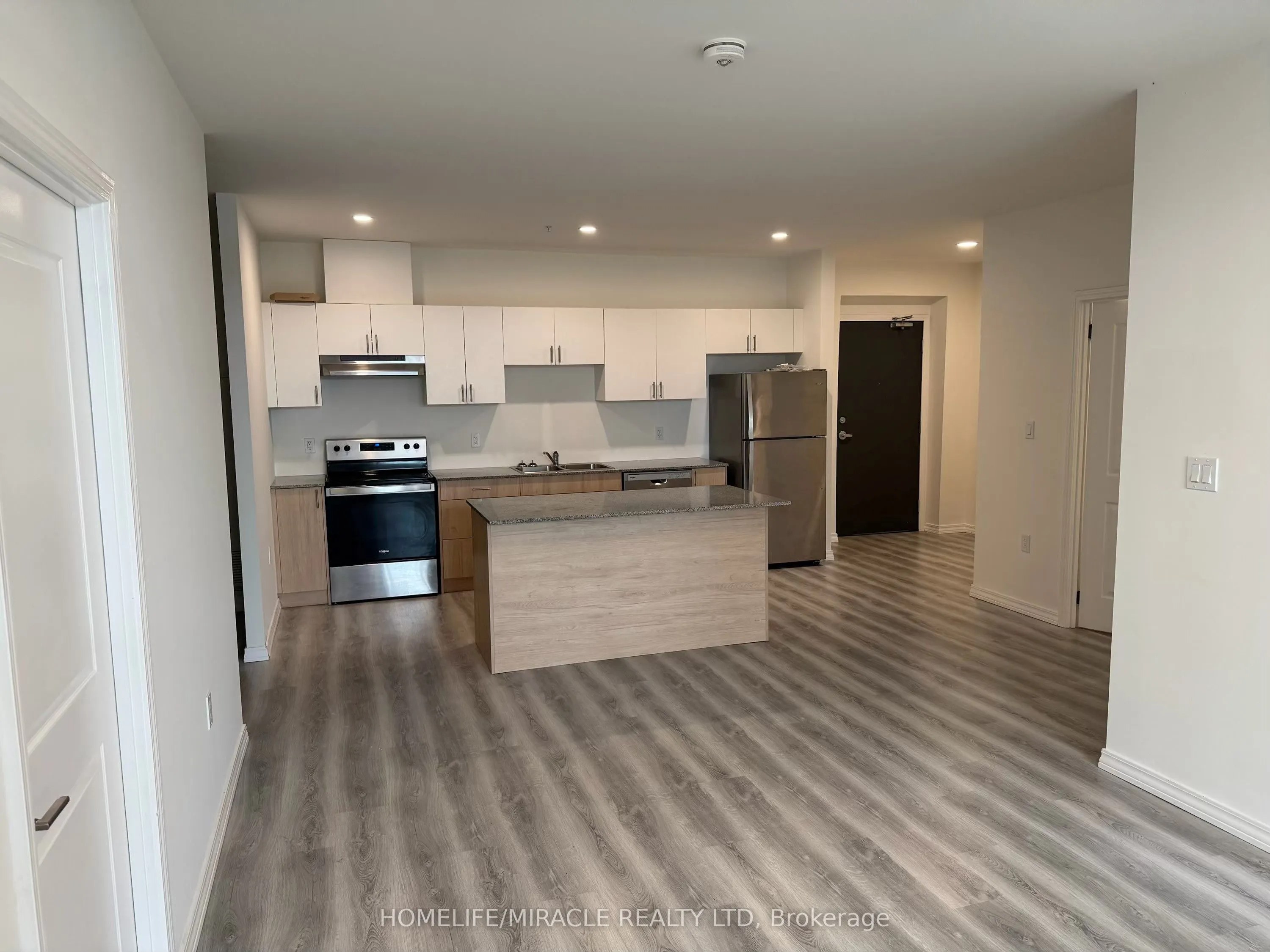 1098 Paisley Road, #103