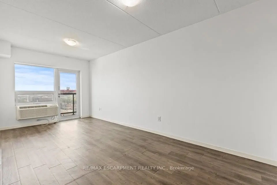 220 Cannon Street E, #302