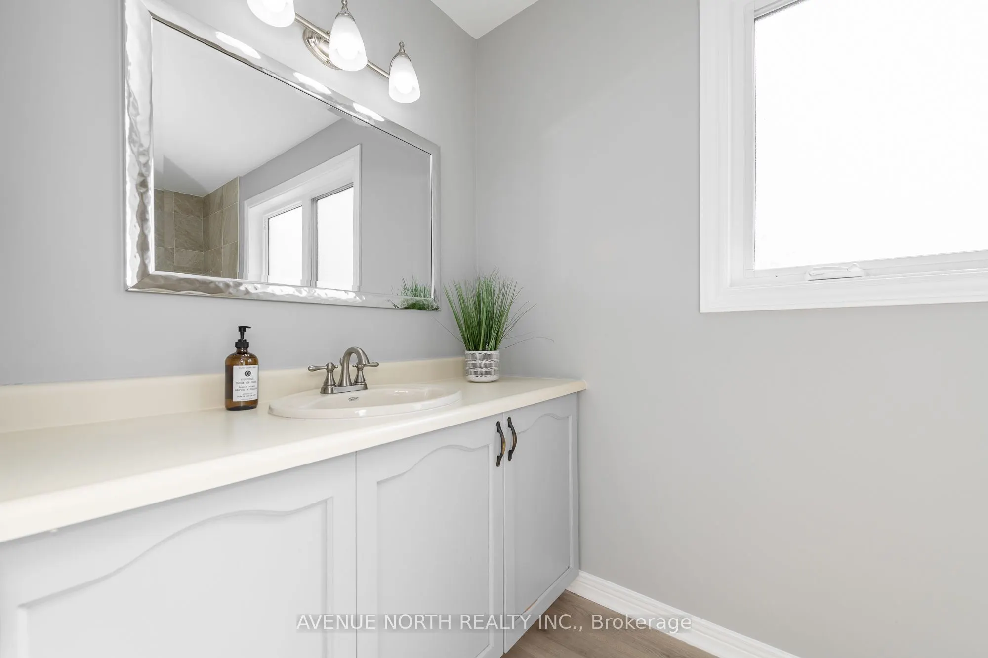 2 CHICKASAW Crescent