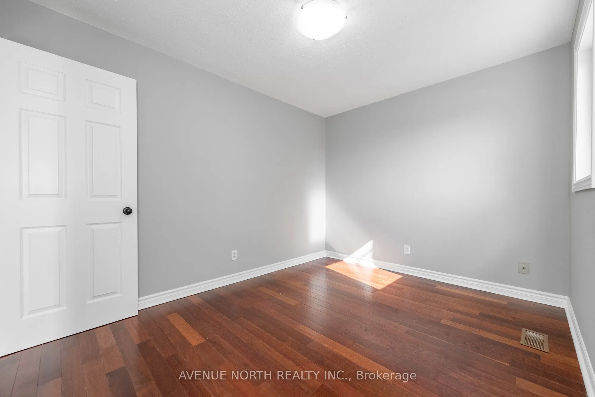 2 CHICKASAW Crescent