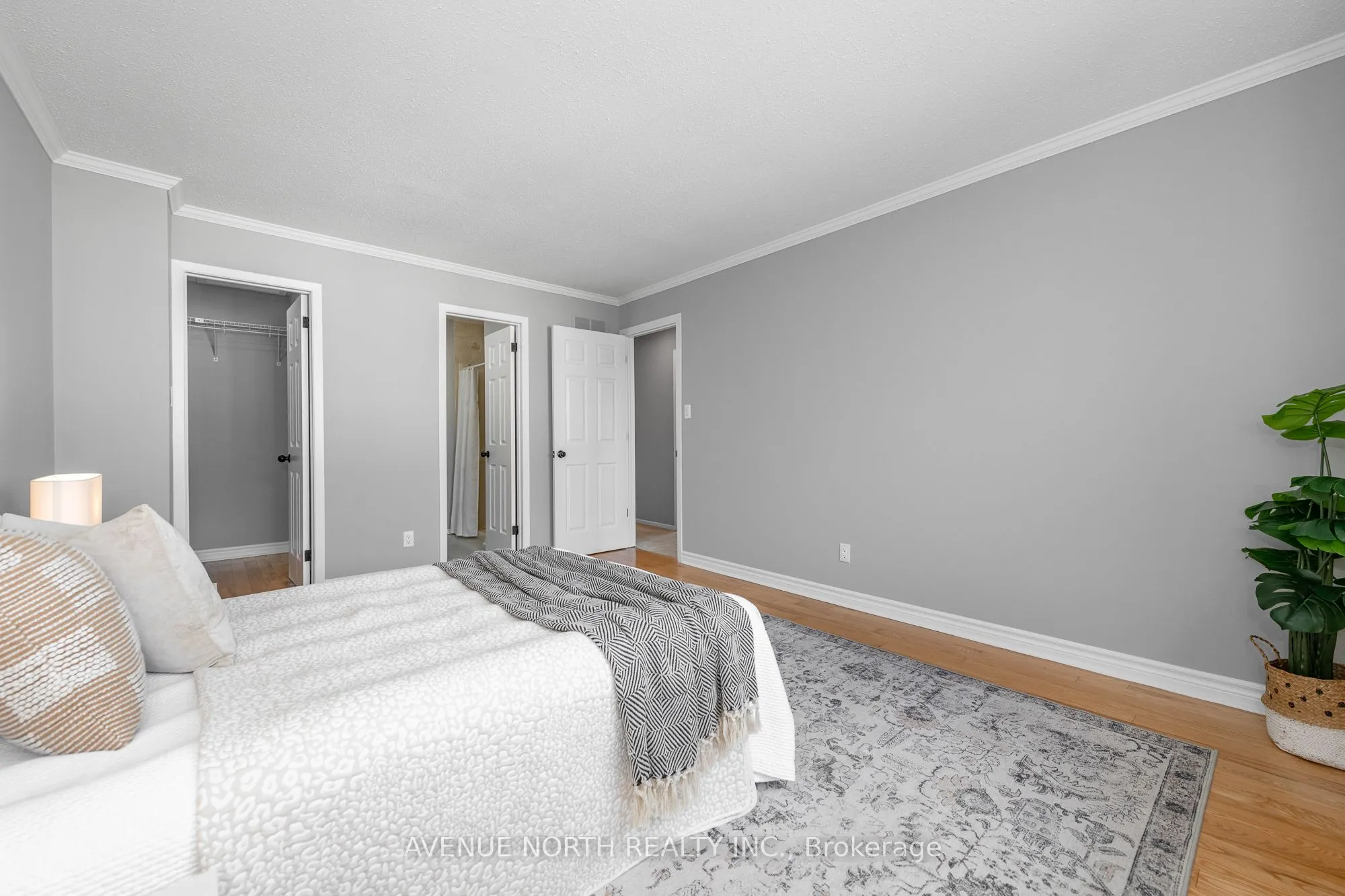 2 CHICKASAW Crescent