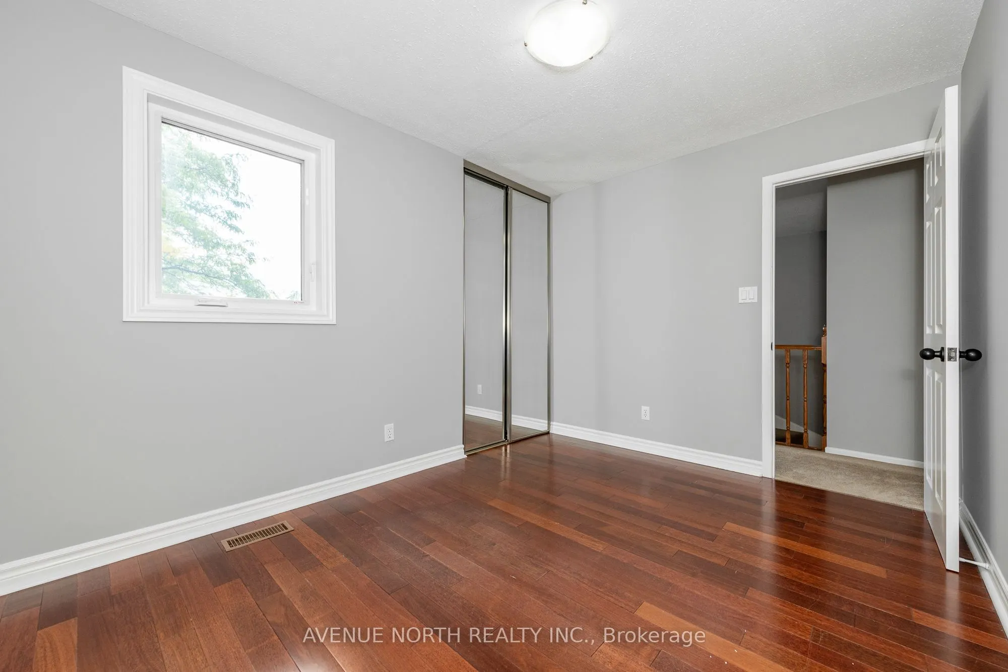 2 CHICKASAW Crescent