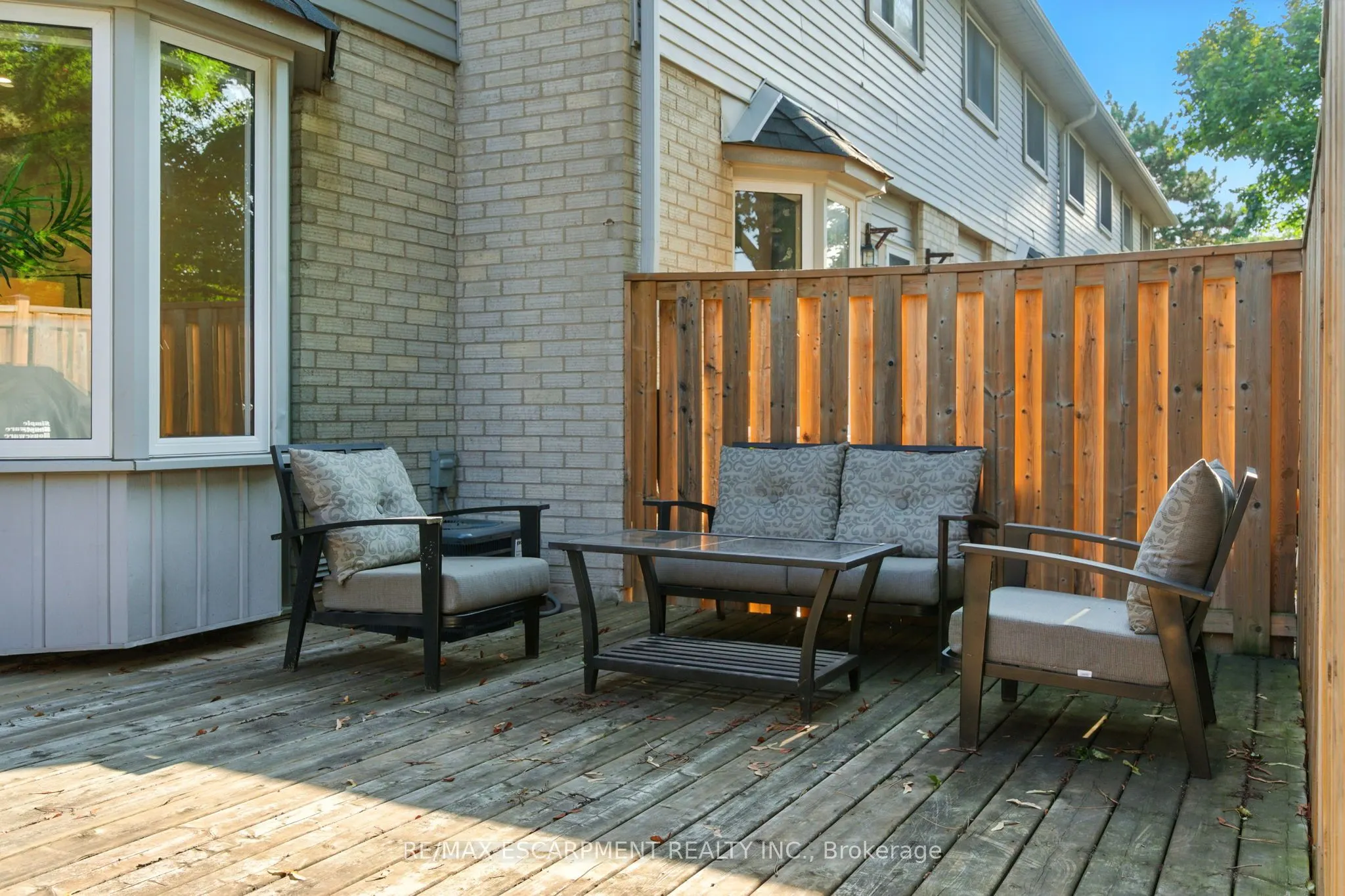 1 Royalwood Court, #5