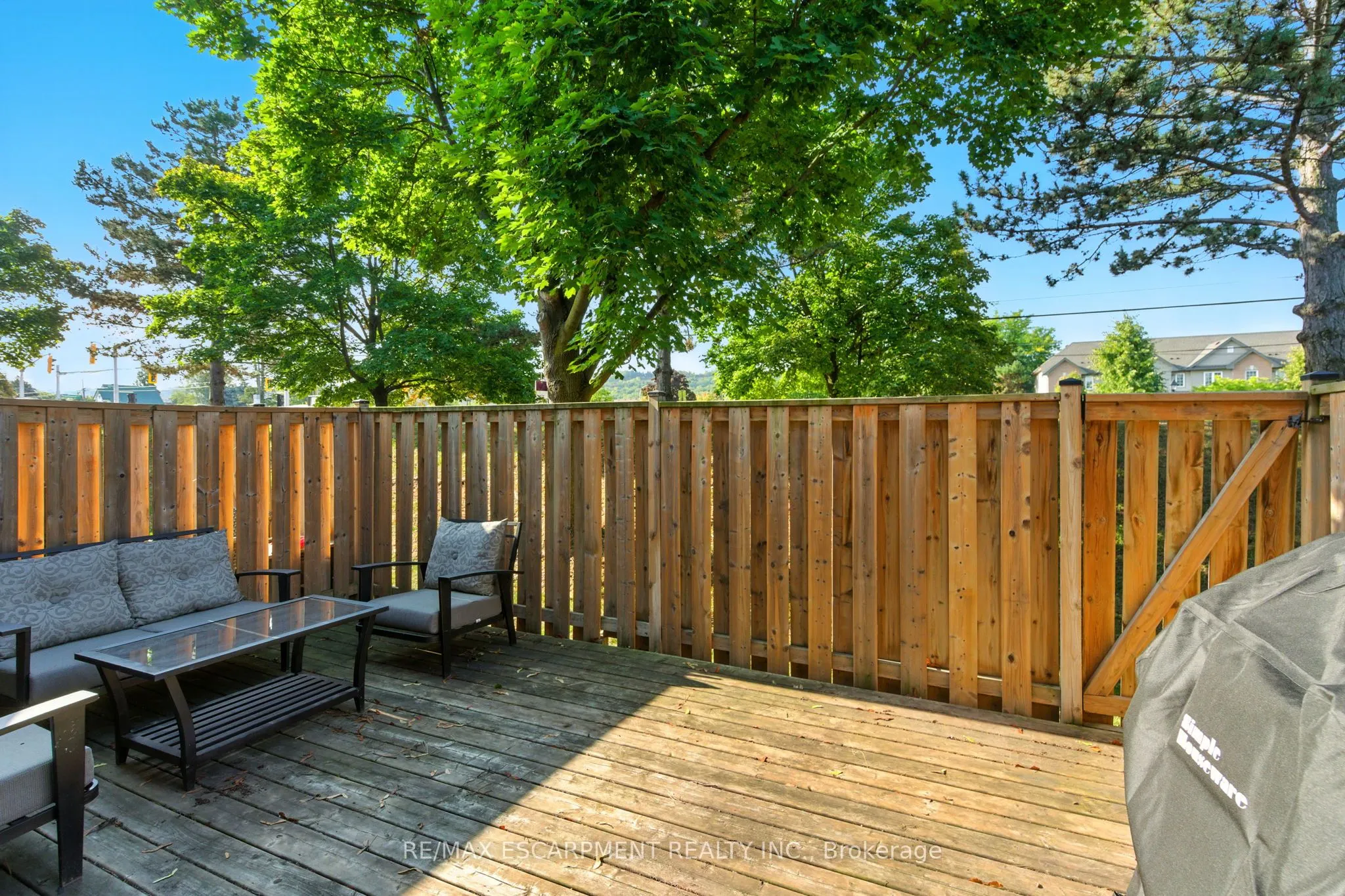 1 Royalwood Court, #5