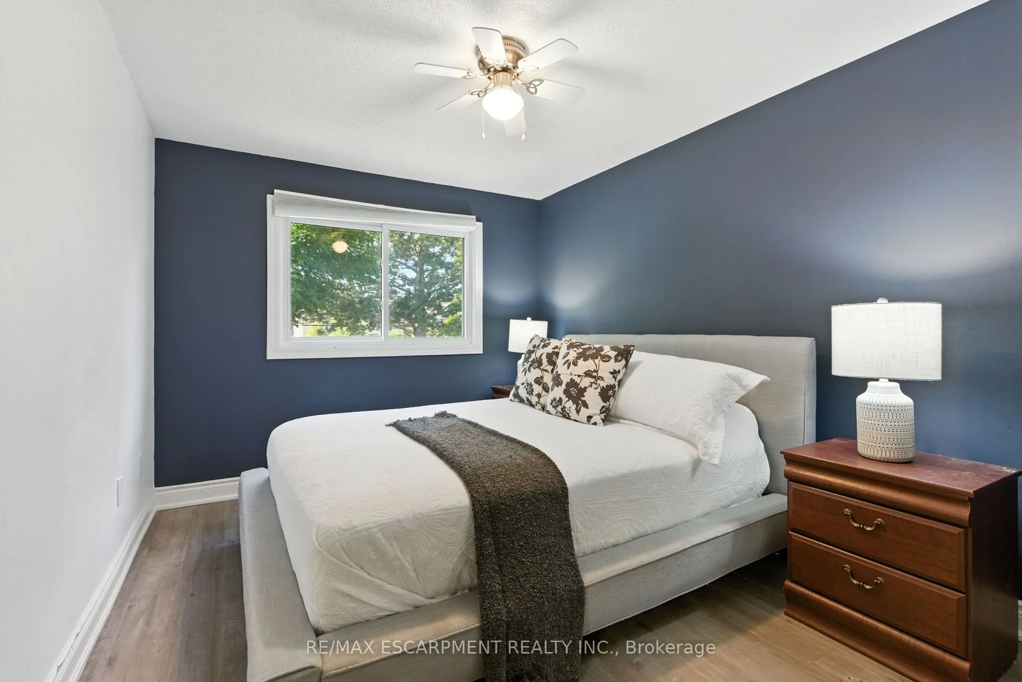 1 Royalwood Court, #5
