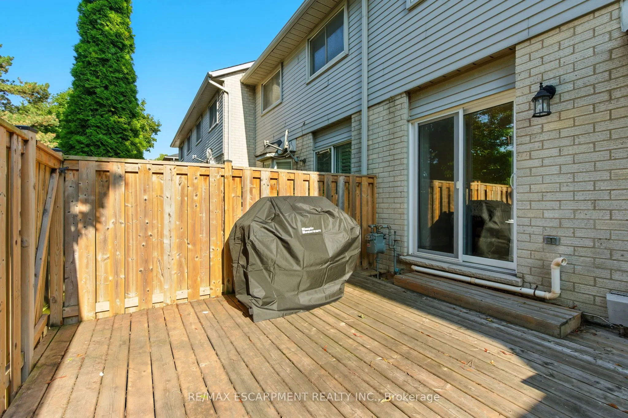 1 Royalwood Court, #5