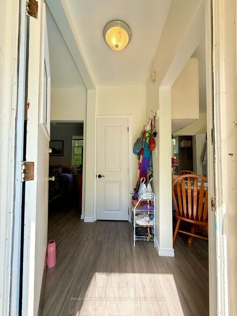 4 Duncan Street E