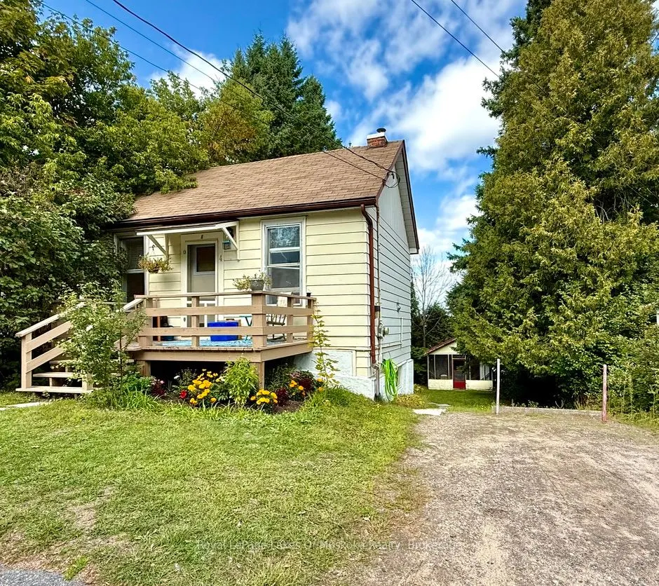 4 Duncan Street E