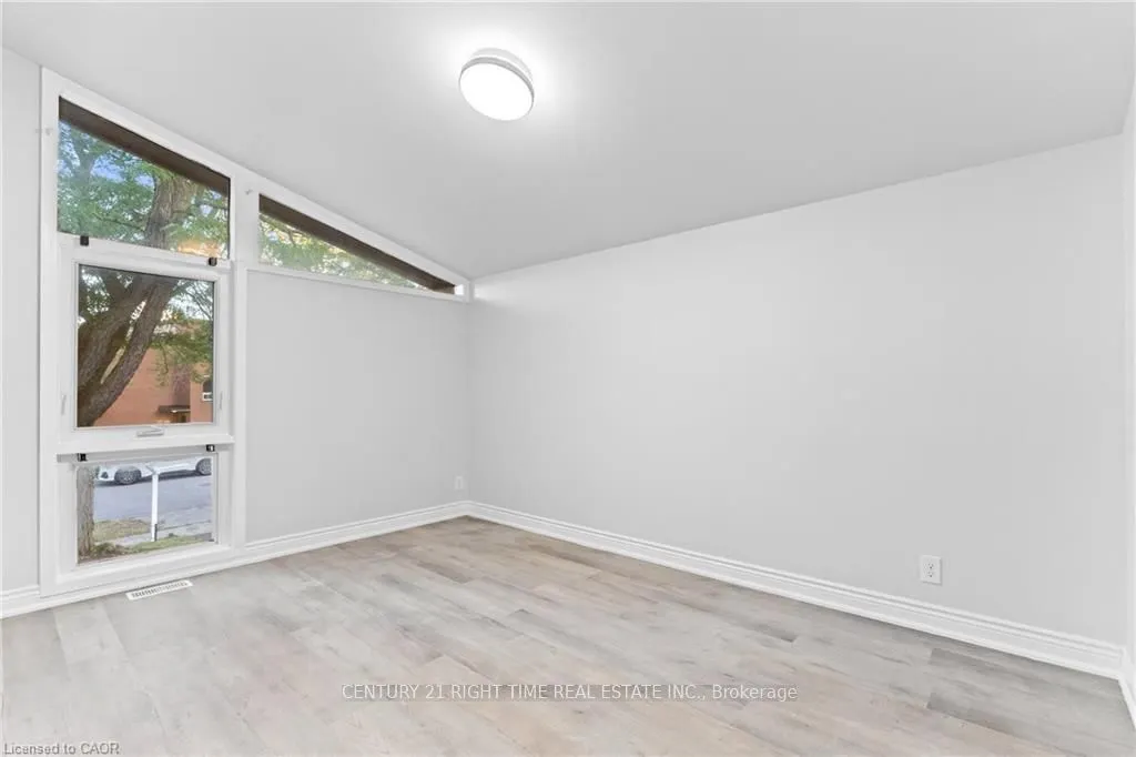 366 Dale Crescent