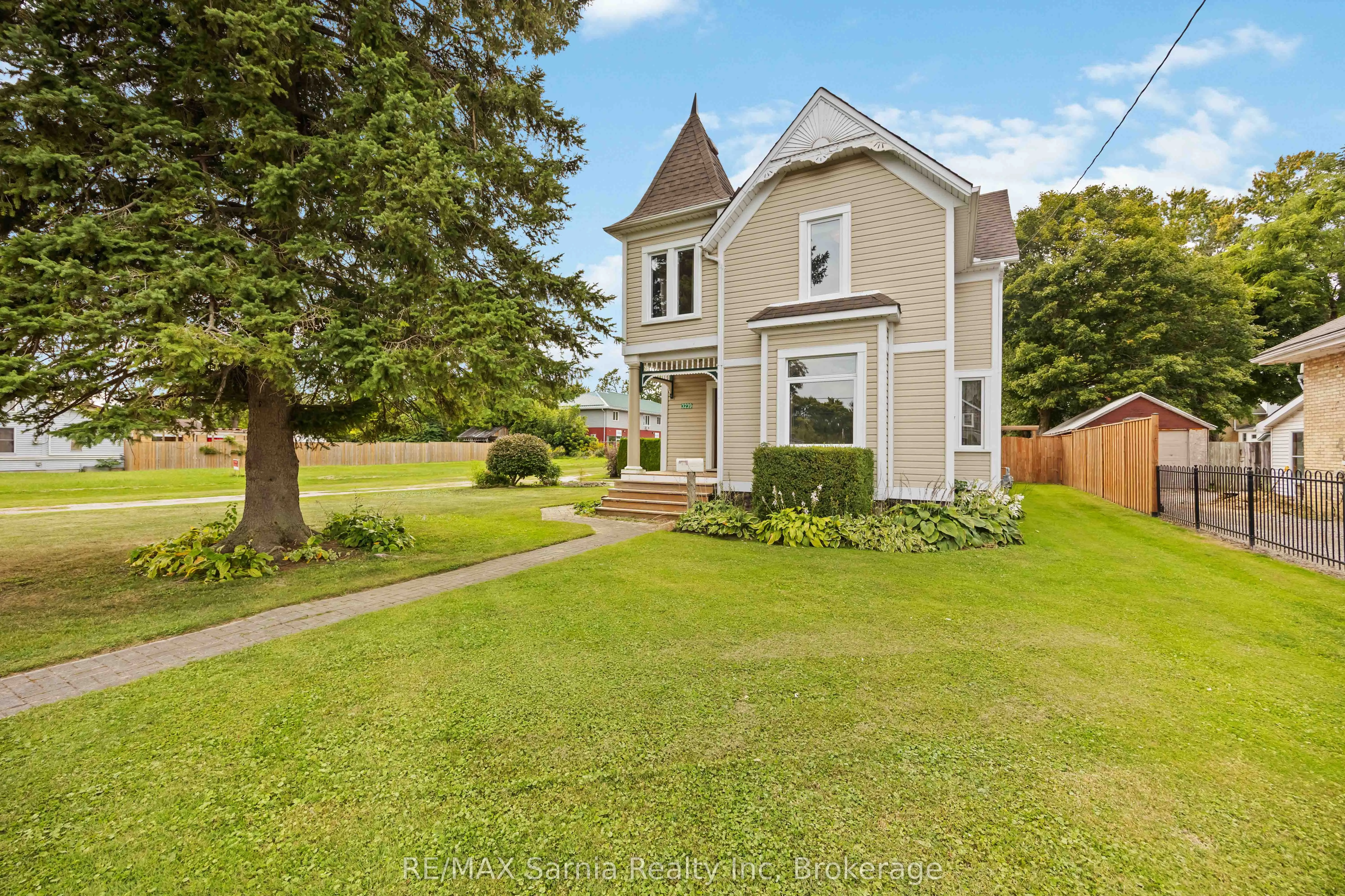 3239 Elgin Street